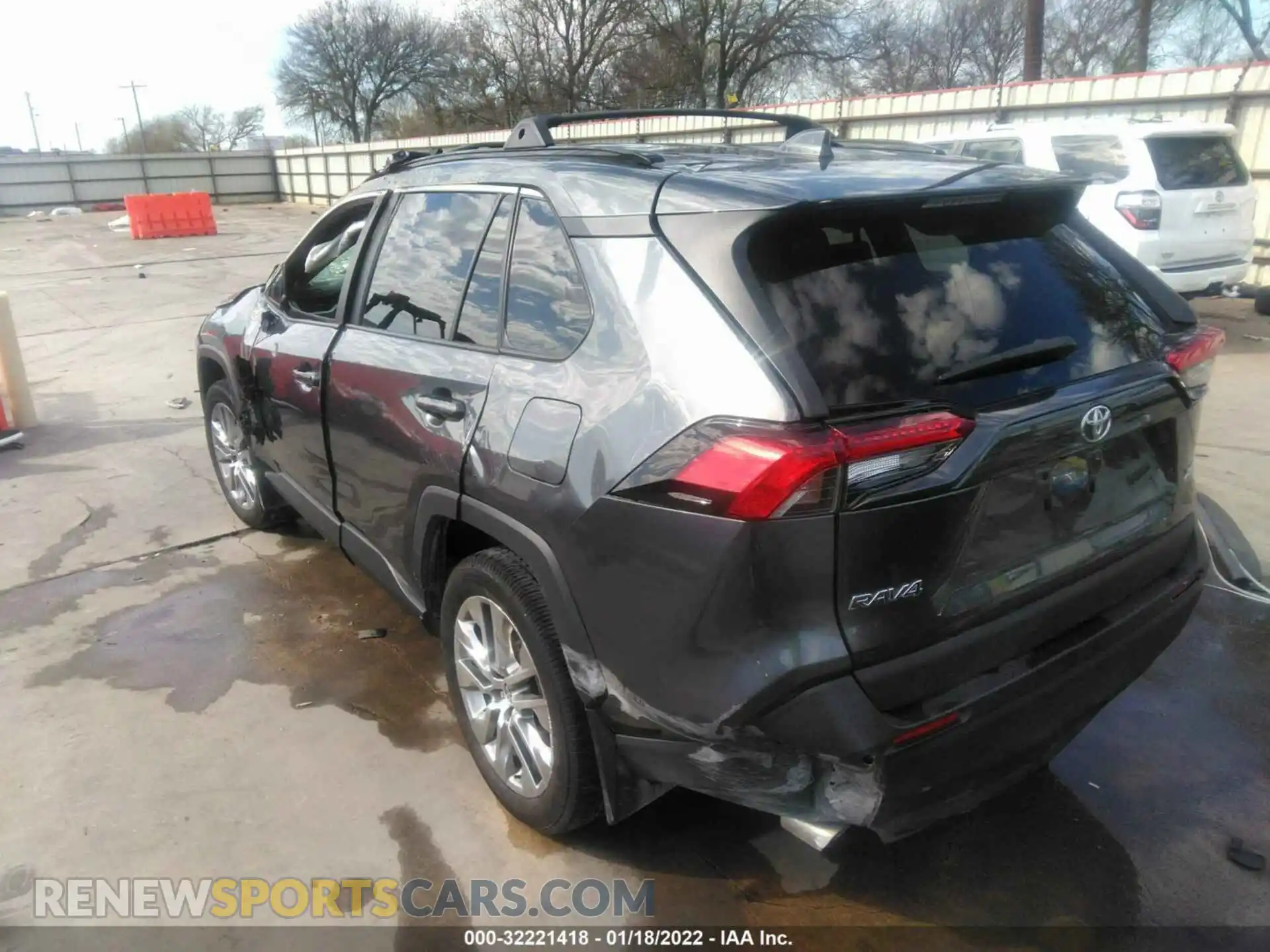 3 Photograph of a damaged car 2T3C1RFV4MC112739 TOYOTA RAV4 2021