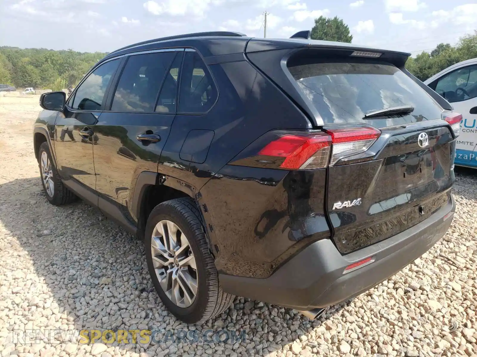 3 Photograph of a damaged car 2T3C1RFV4MC132196 TOYOTA RAV4 2021