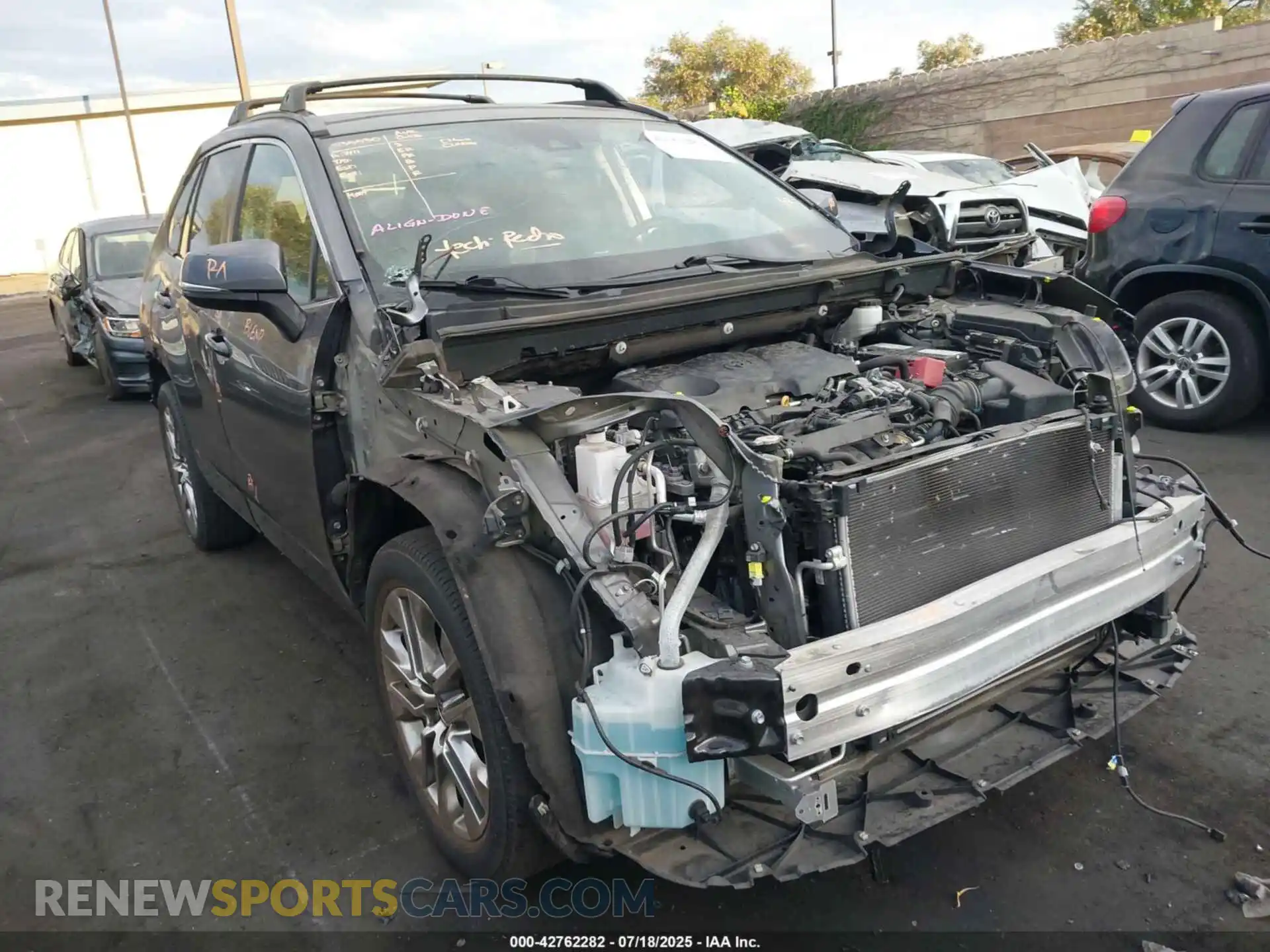 1 Photograph of a damaged car 2T3C1RFV4MC137558 TOYOTA RAV4 2021