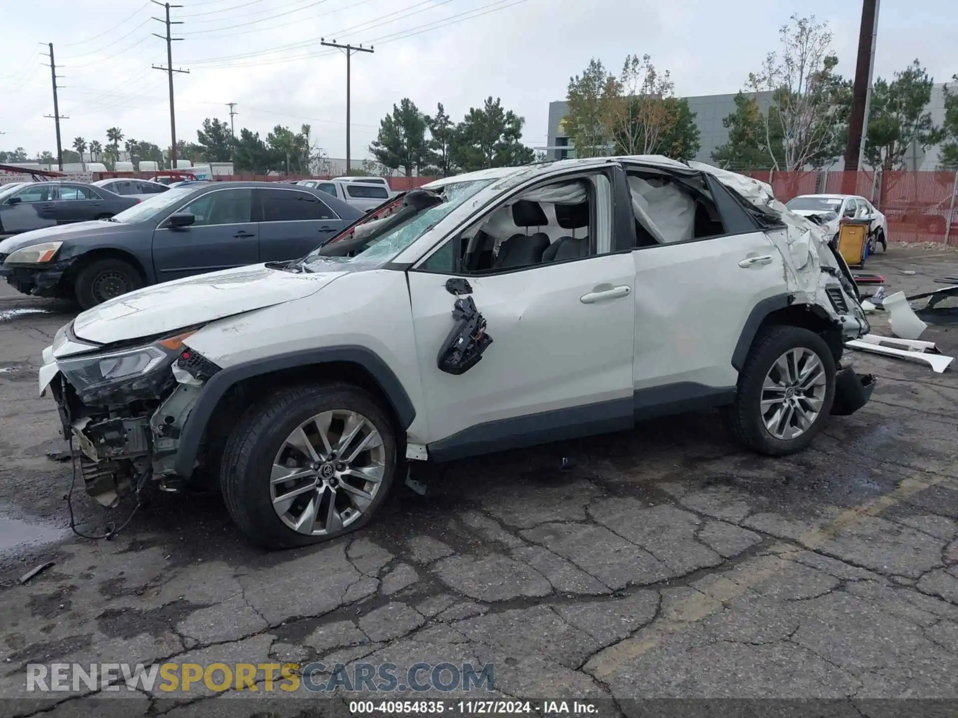 2 Photograph of a damaged car 2T3C1RFV4MW171823 TOYOTA RAV4 2021