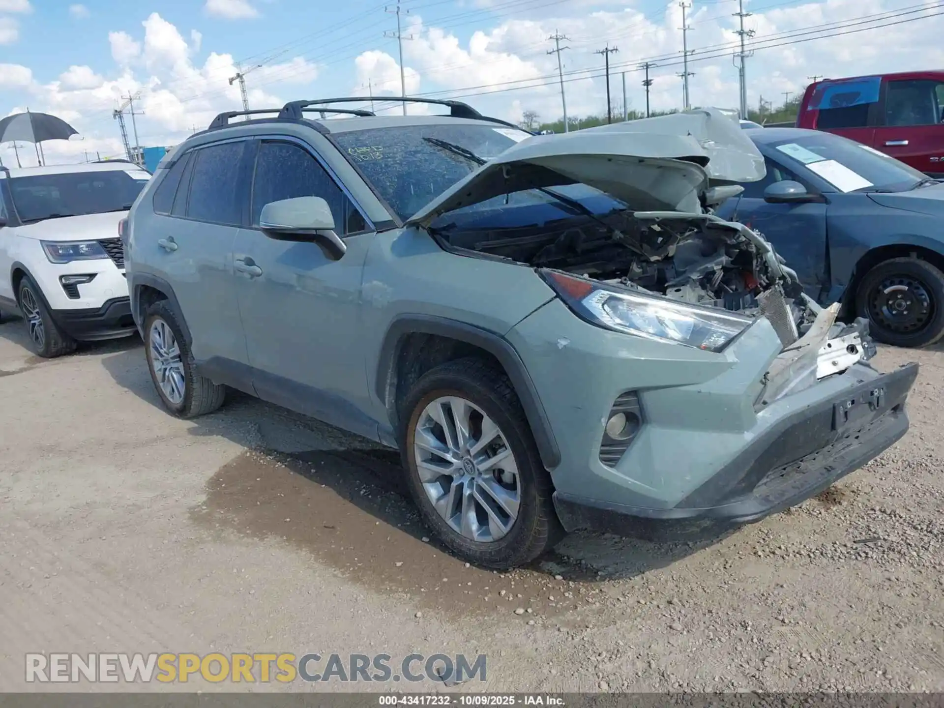1 Photograph of a damaged car 2T3C1RFV5MW117642 TOYOTA RAV4 2021