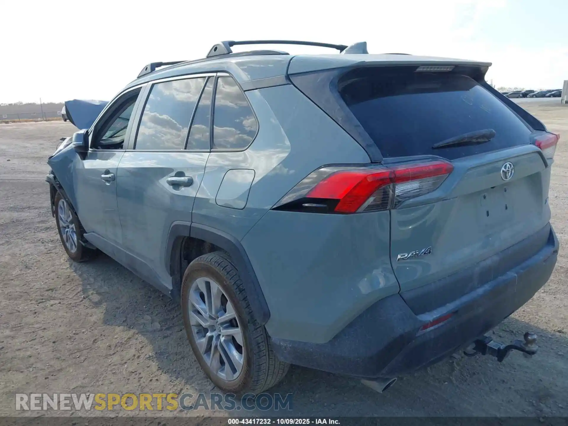 3 Photograph of a damaged car 2T3C1RFV5MW117642 TOYOTA RAV4 2021