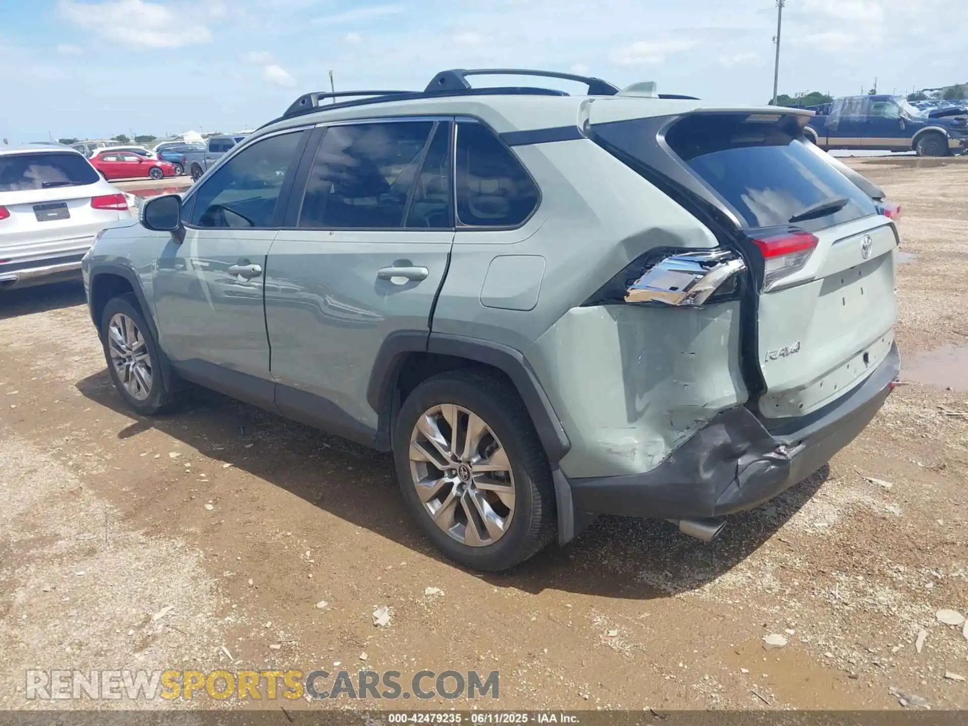 3 Photograph of a damaged car 2T3C1RFV5MW123859 TOYOTA RAV4 2021