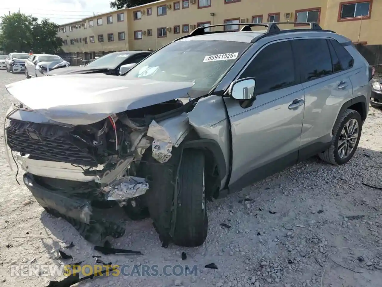 1 Photograph of a damaged car 2T3C1RFV5MW129998 TOYOTA RAV4 2021
