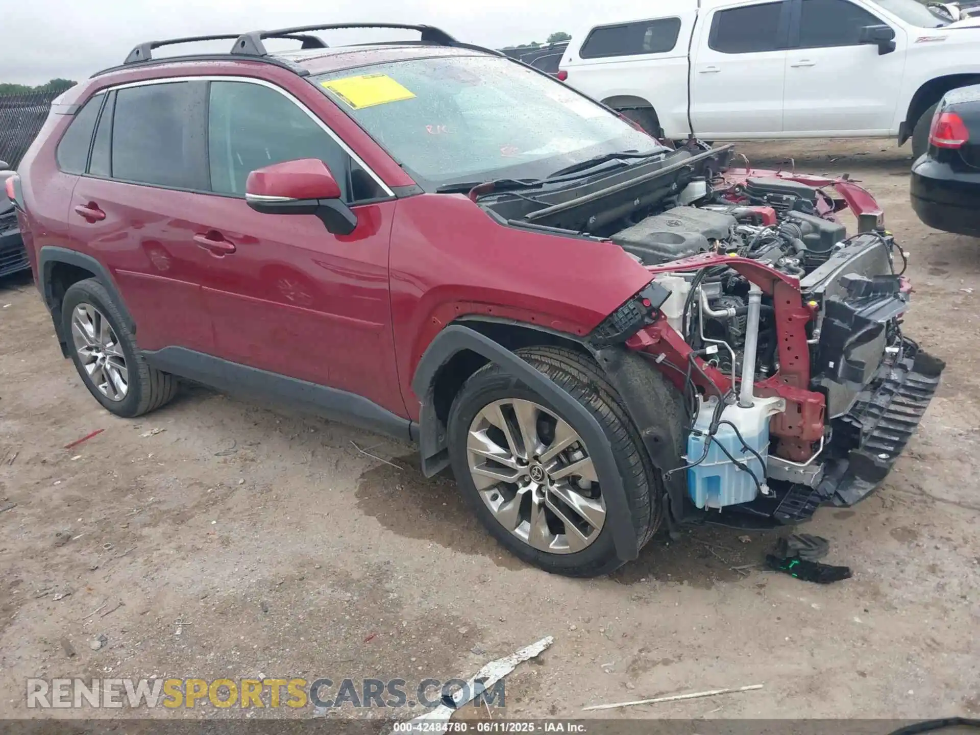 1 Photograph of a damaged car 2T3C1RFV5MW175069 TOYOTA RAV4 2021