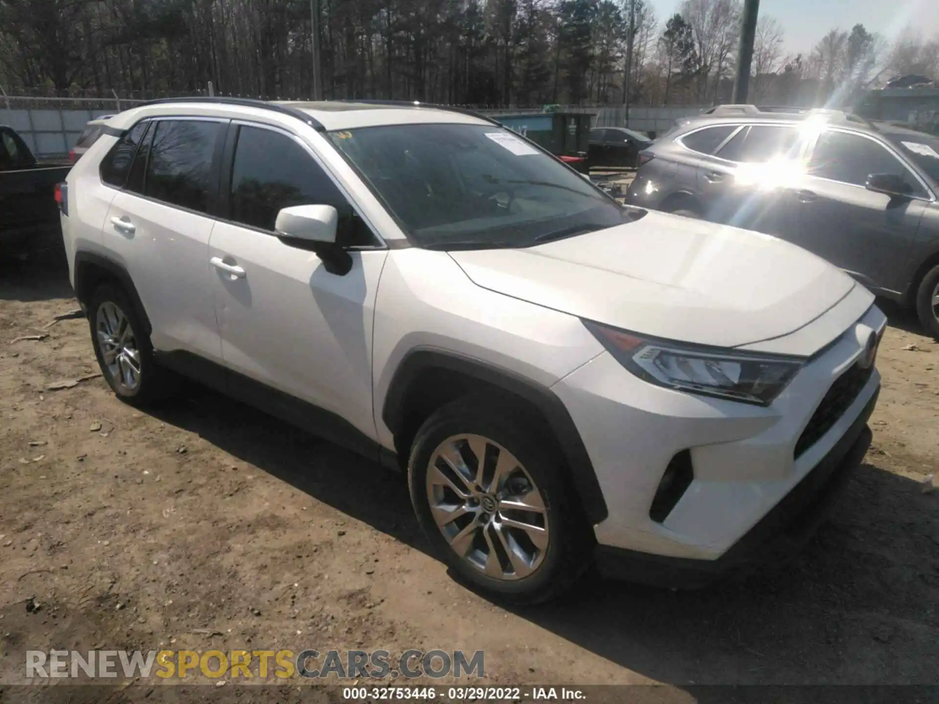 1 Photograph of a damaged car 2T3C1RFV6MW105614 TOYOTA RAV4 2021