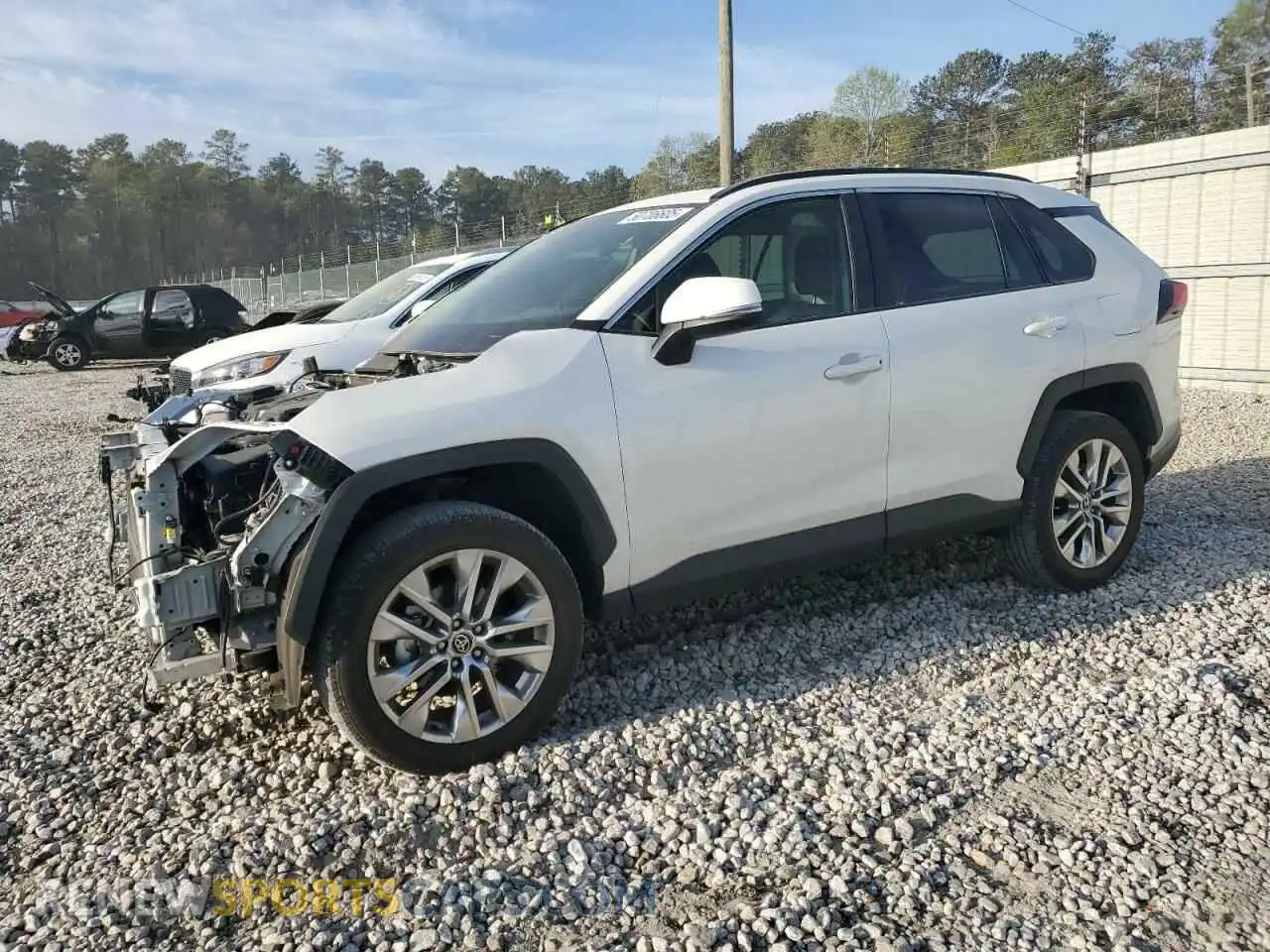 1 Photograph of a damaged car 2T3C1RFV6MW143697 TOYOTA RAV4 2021