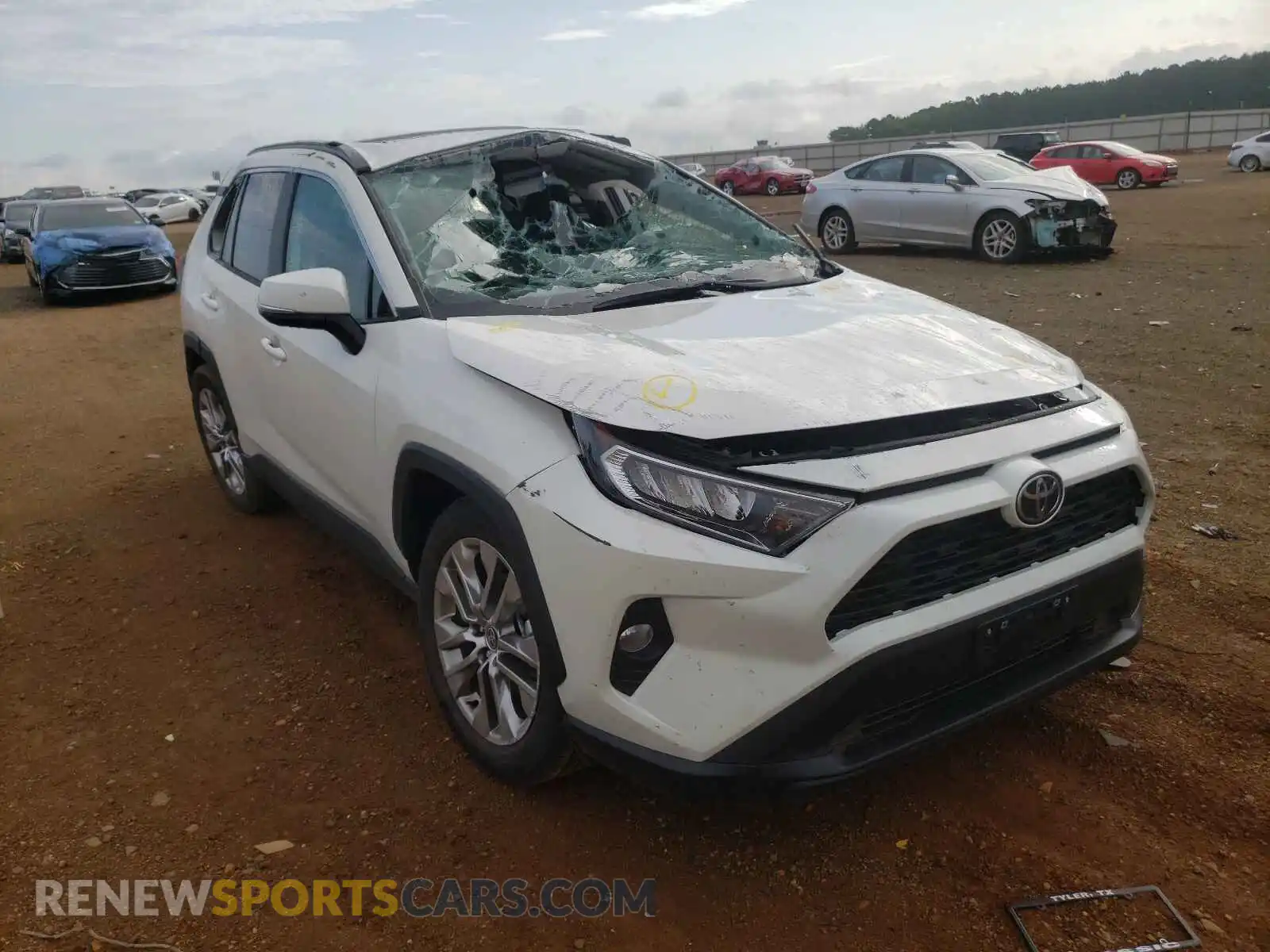 1 Photograph of a damaged car 2T3C1RFV6MW151816 TOYOTA RAV4 2021