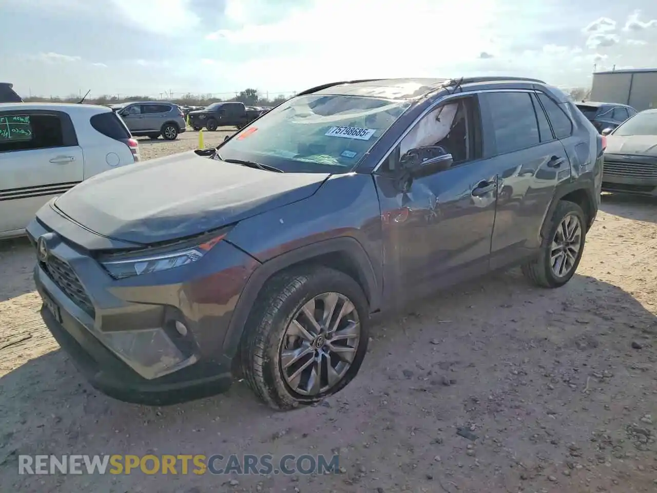 1 Photograph of a damaged car 2T3C1RFV6MW152707 TOYOTA RAV4 2021