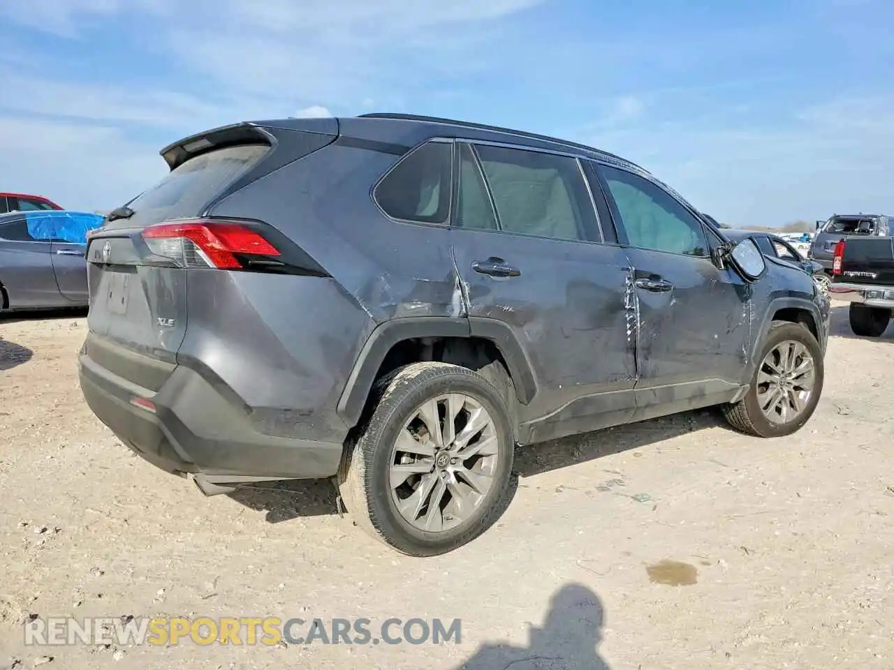 3 Photograph of a damaged car 2T3C1RFV6MW152707 TOYOTA RAV4 2021