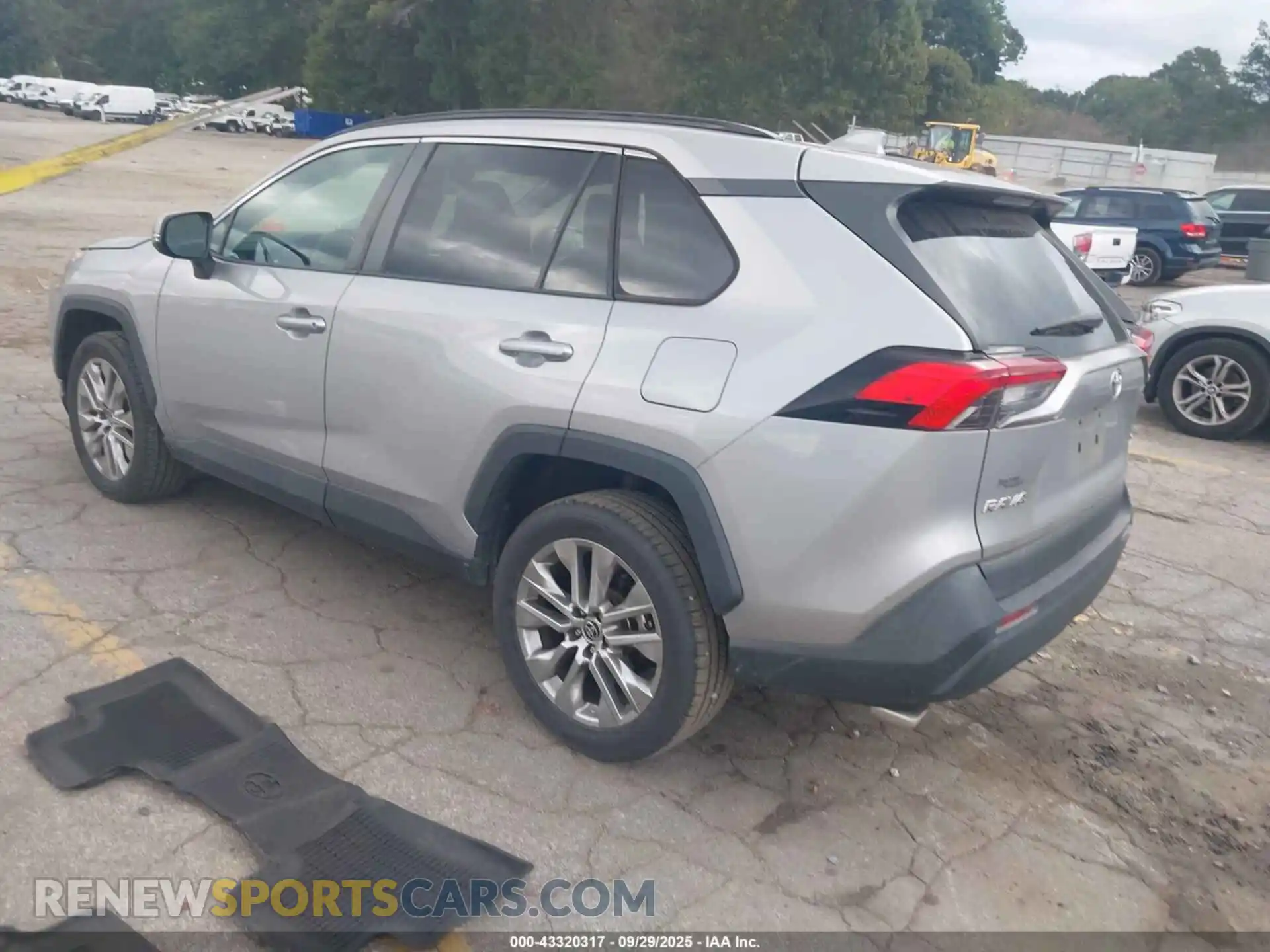 3 Photograph of a damaged car 2T3C1RFV7MC136050 TOYOTA RAV4 2021