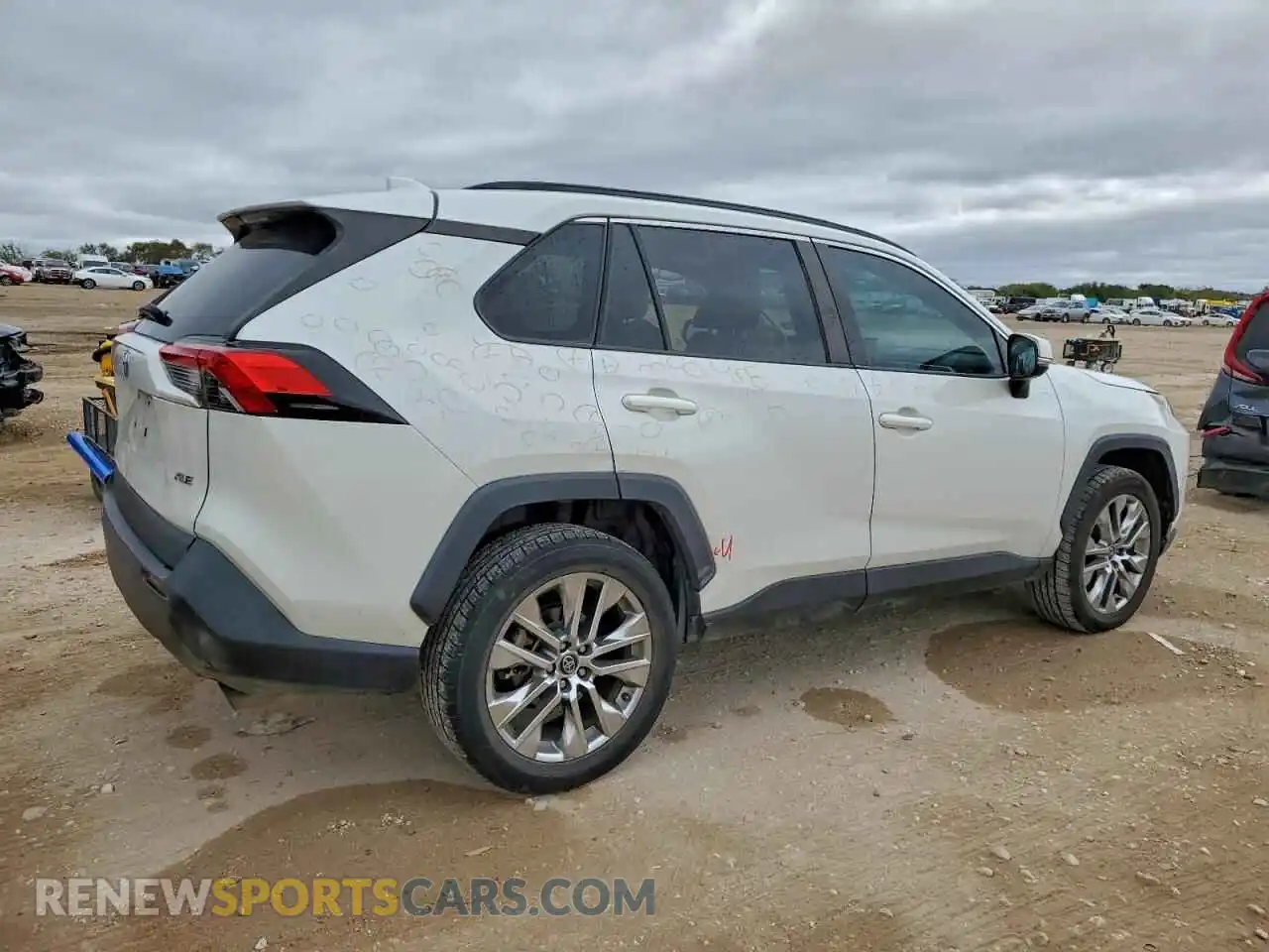 3 Photograph of a damaged car 2T3C1RFV7MW115150 TOYOTA RAV4 2021