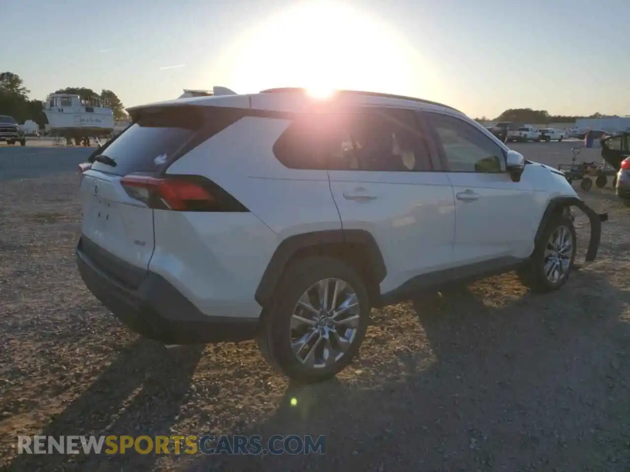 3 Photograph of a damaged car 2T3C1RFV7MW124270 TOYOTA RAV4 2021