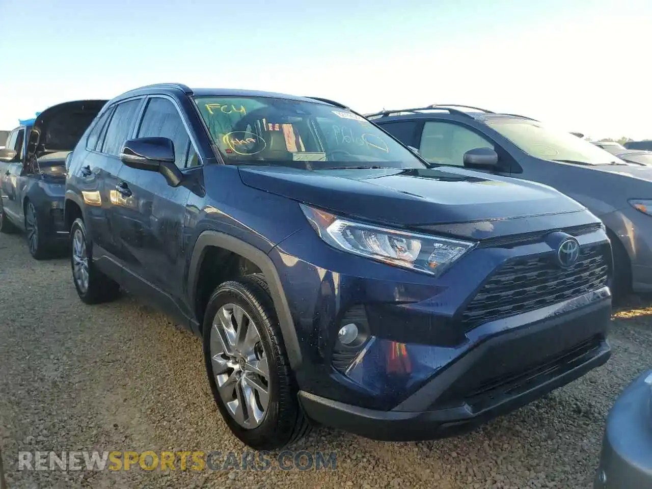 1 Photograph of a damaged car 2T3C1RFV7MW144177 TOYOTA RAV4 2021