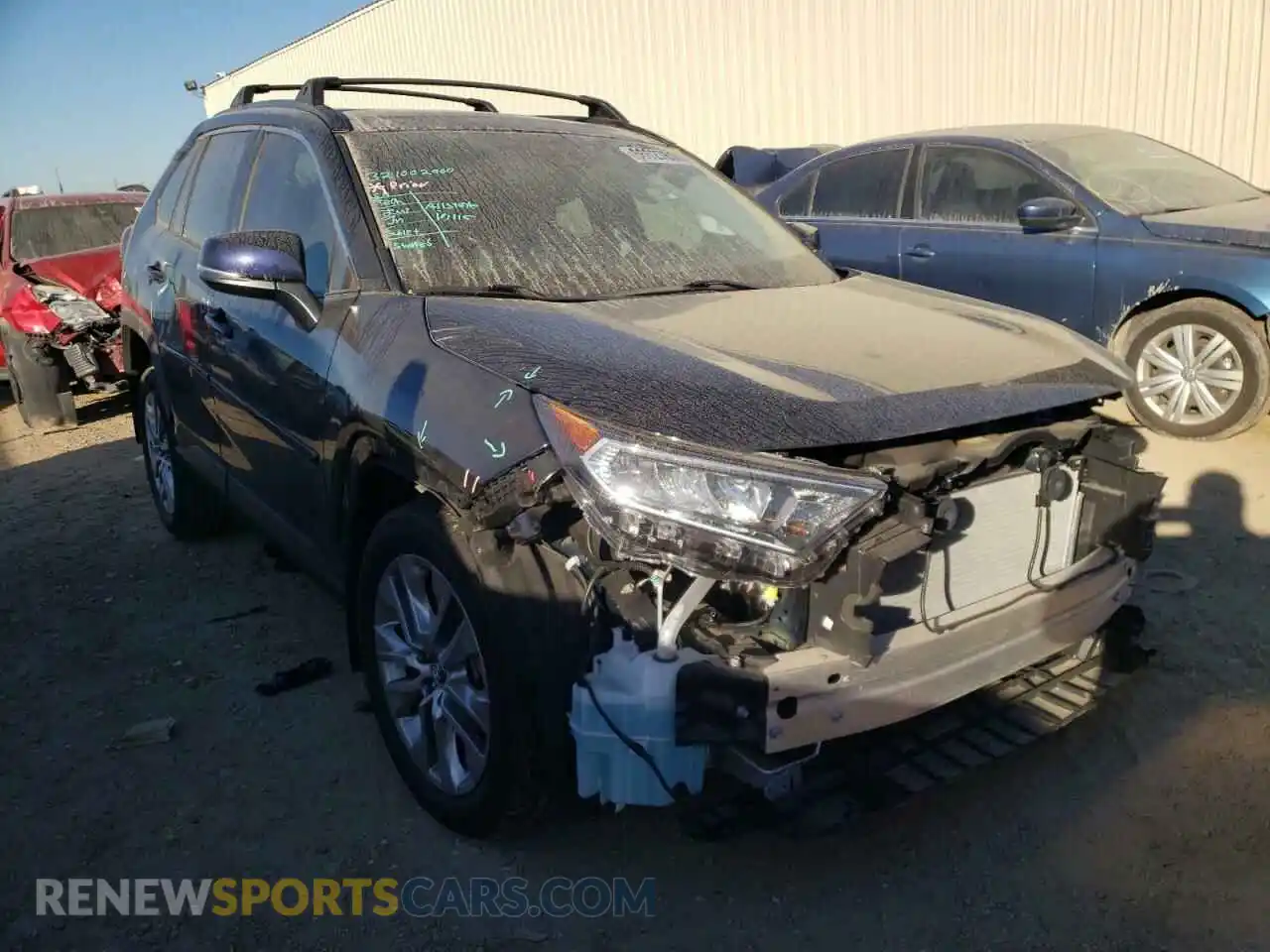 1 Photograph of a damaged car 2T3C1RFV8MC091037 TOYOTA RAV4 2021