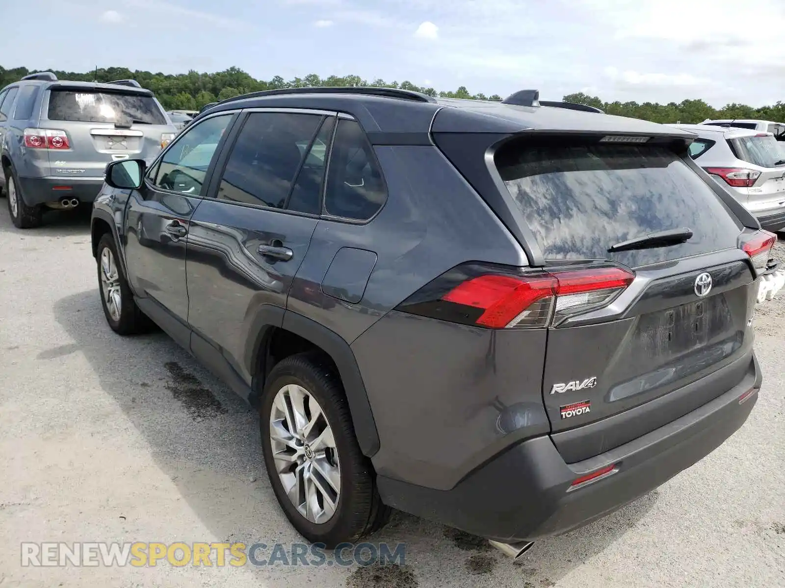 3 Photograph of a damaged car 2T3C1RFV8MC110315 TOYOTA RAV4 2021