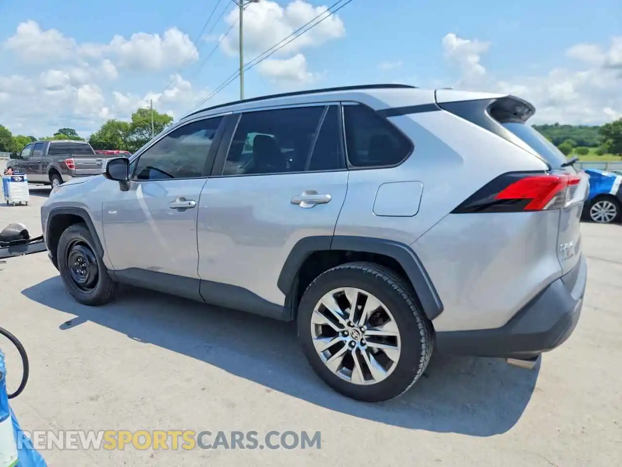 2 Photograph of a damaged car 2T3C1RFV8MC121184 TOYOTA RAV4 2021