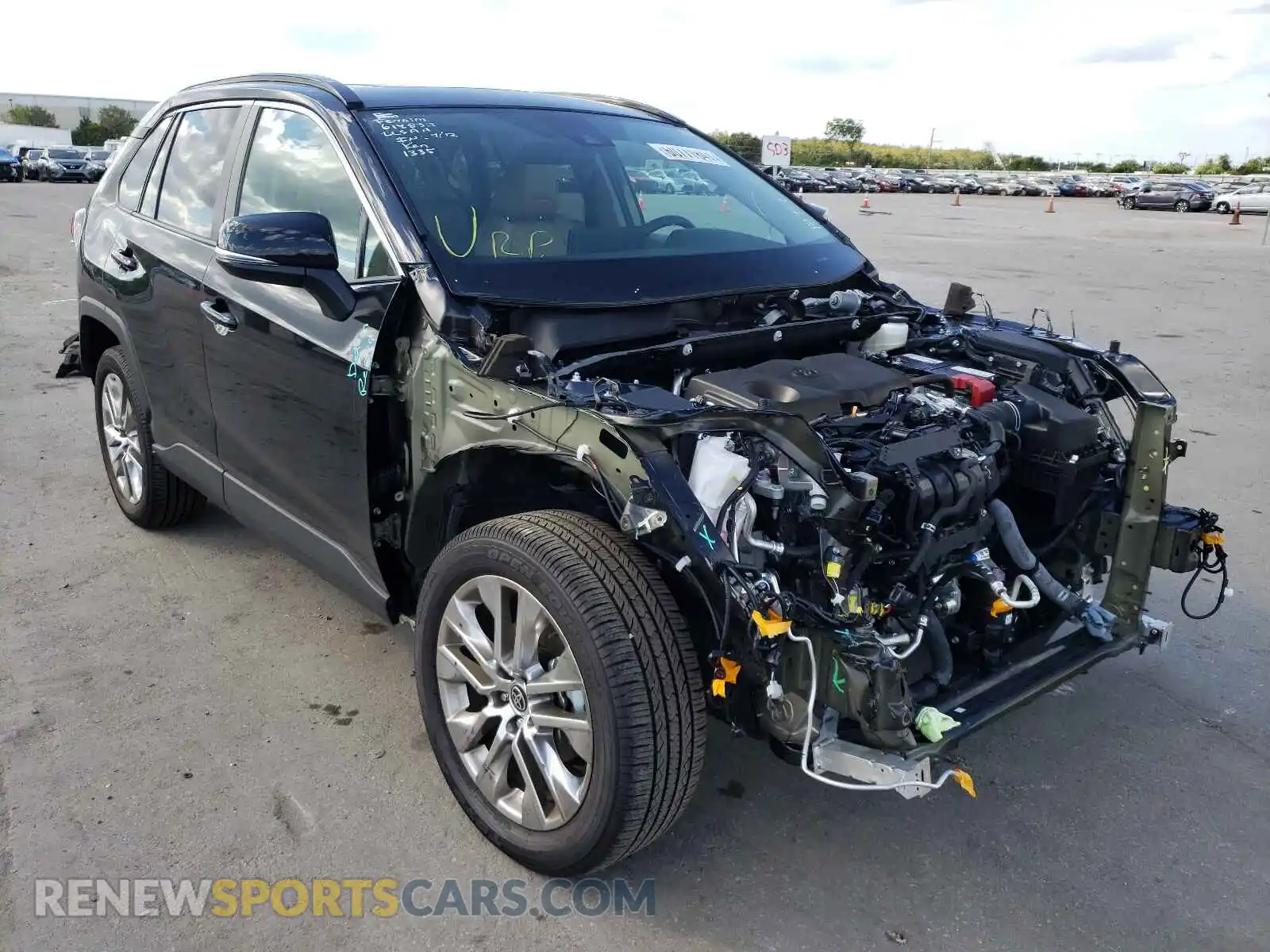 1 Photograph of a damaged car 2T3C1RFV8MC131438 TOYOTA RAV4 2021
