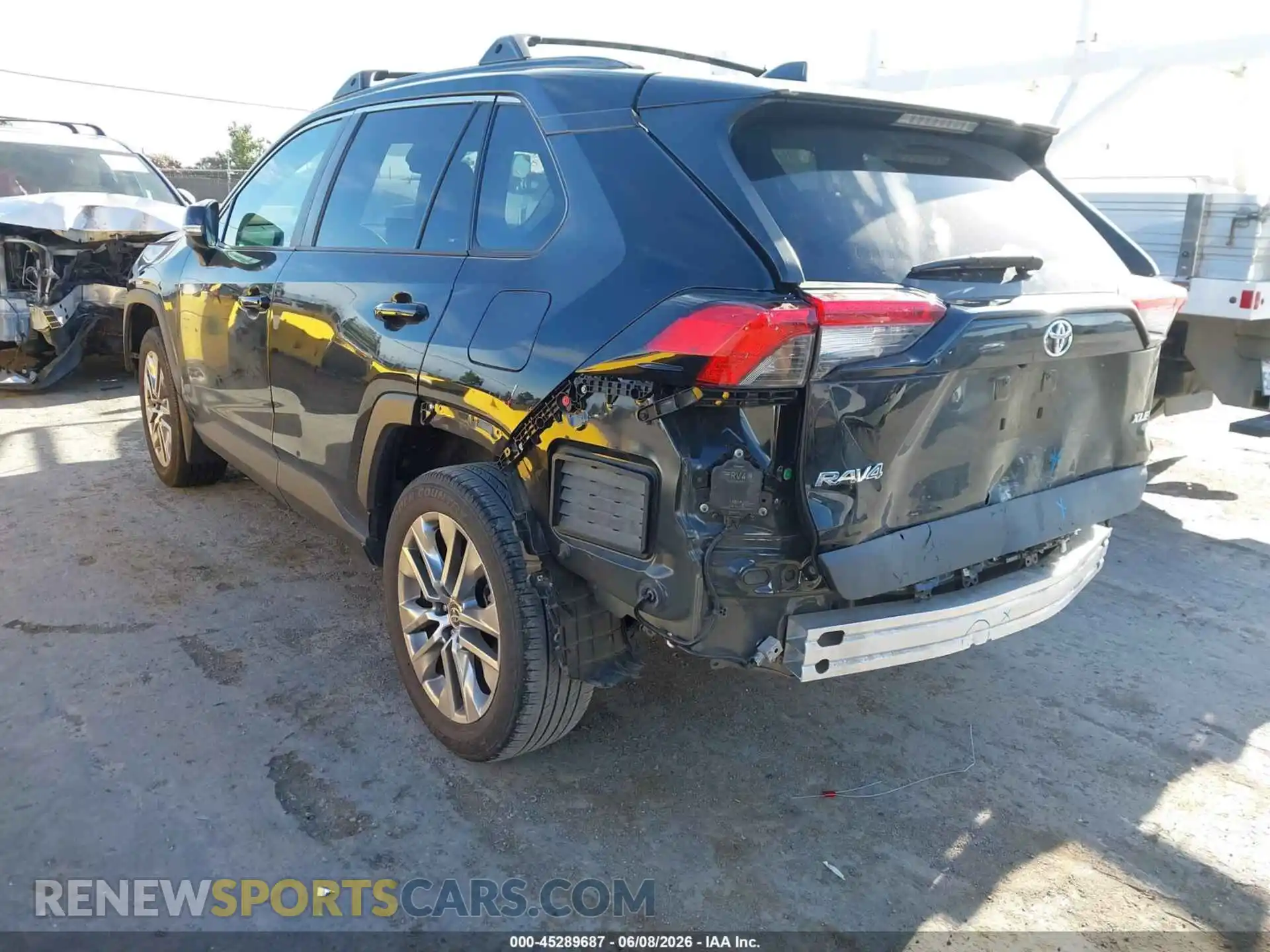 3 Photograph of a damaged car 2T3C1RFV8MC139202 TOYOTA RAV4 2021