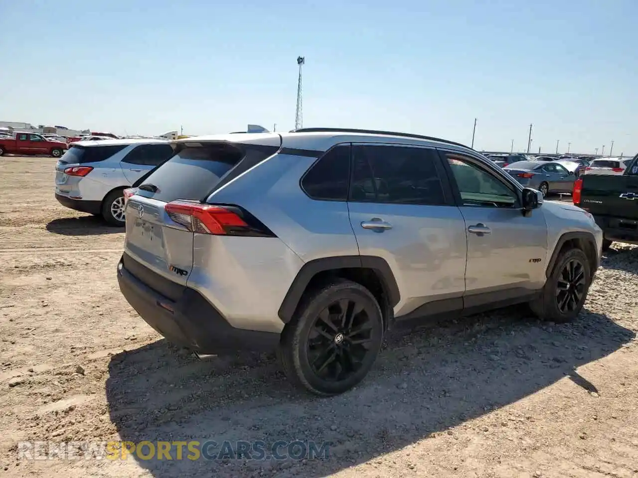 3 Фотография поврежденного автомобиля 2T3C1RFV8MC146053 TOYOTA RAV4 2021