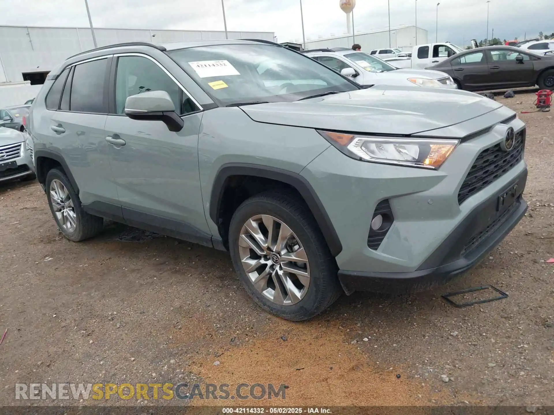 1 Photograph of a damaged car 2T3C1RFV8MW131096 TOYOTA RAV4 2021