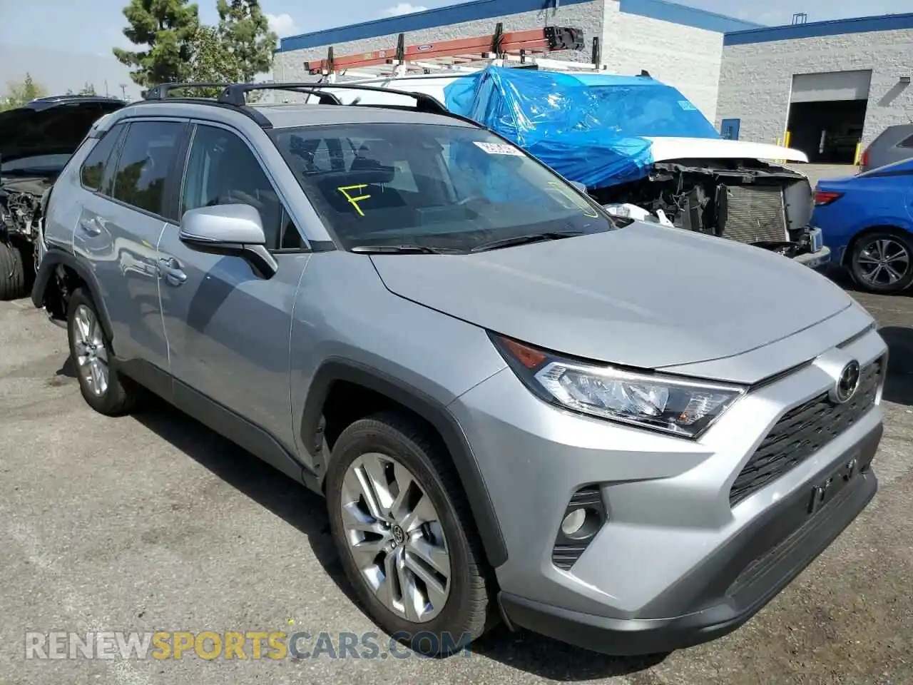 1 Photograph of a damaged car 2T3C1RFV8MW181318 TOYOTA RAV4 2021