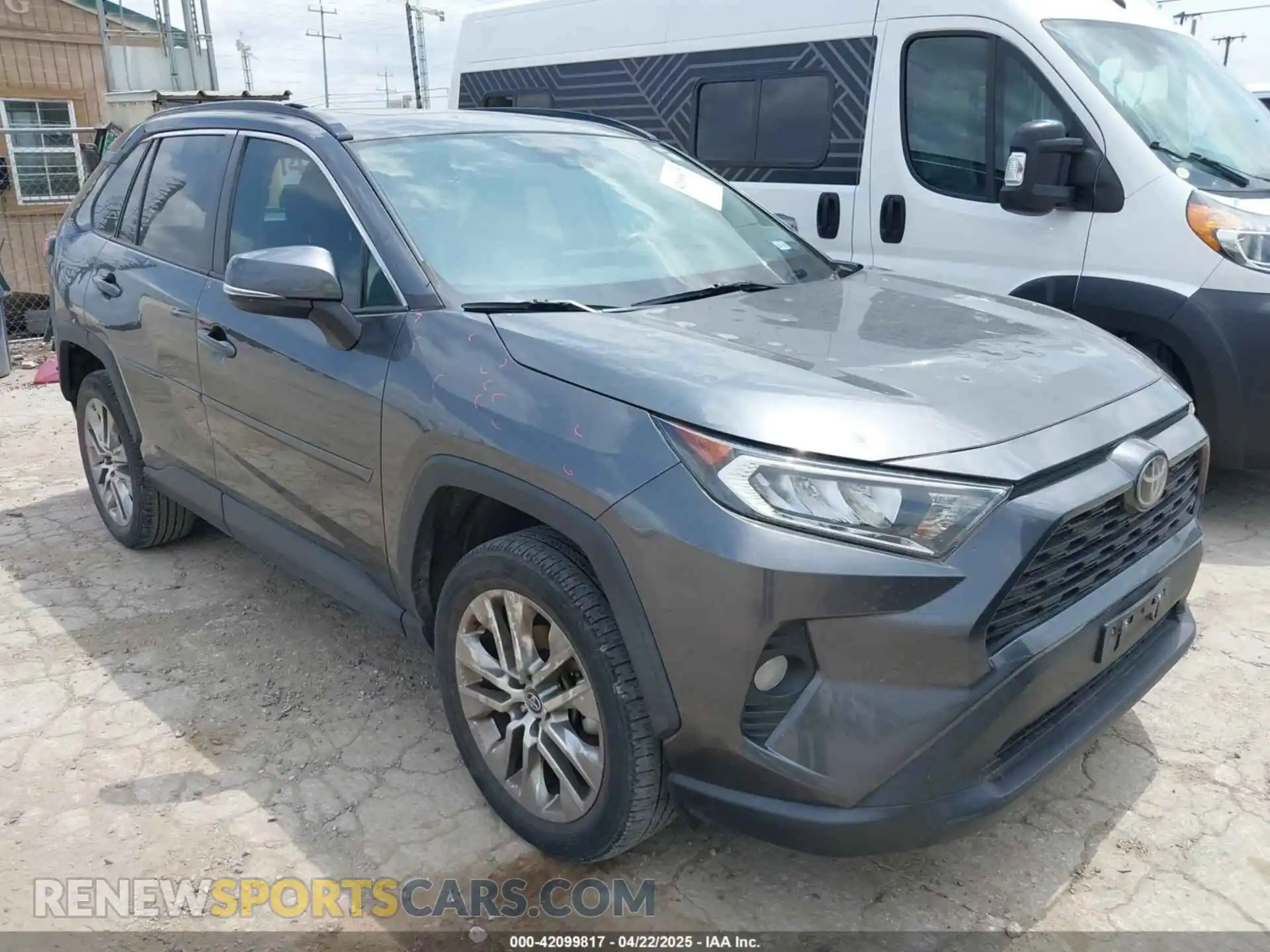 1 Photograph of a damaged car 2T3C1RFV9MC108170 TOYOTA RAV4 2021