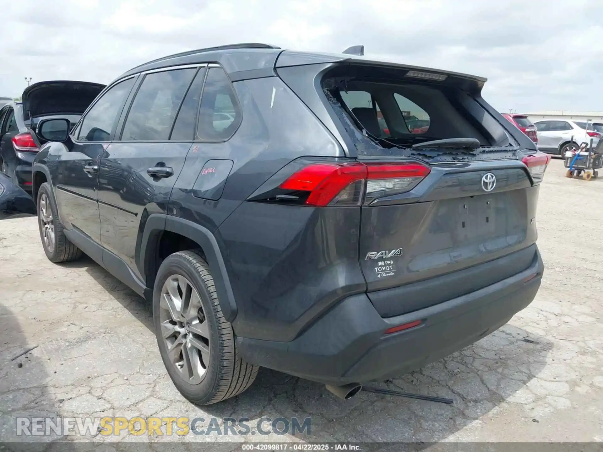 3 Photograph of a damaged car 2T3C1RFV9MC108170 TOYOTA RAV4 2021