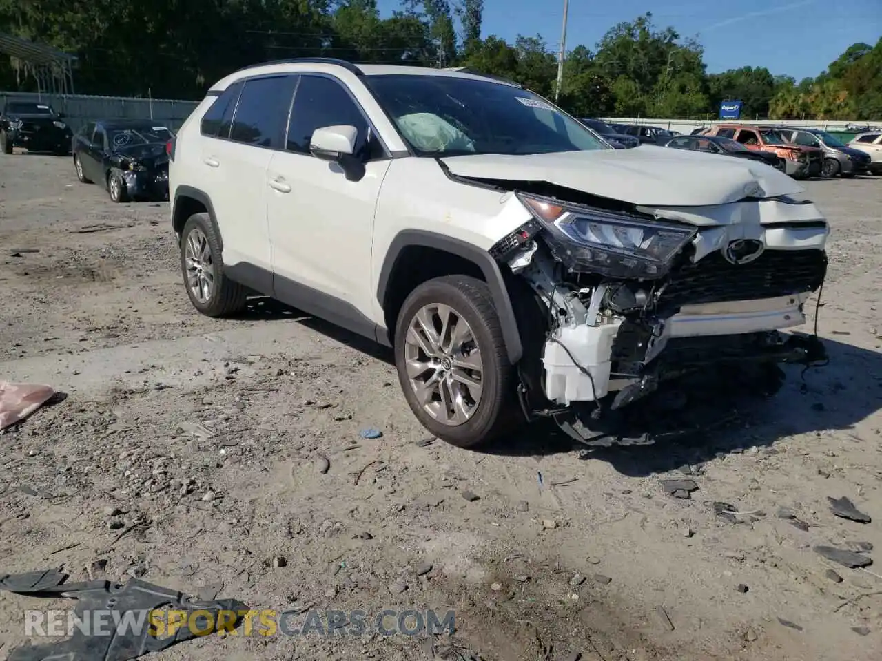 1 Photograph of a damaged car 2T3C1RFV9MW118857 TOYOTA RAV4 2021