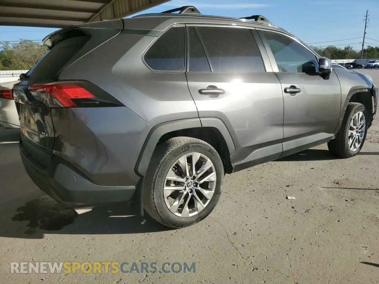 3 Photograph of a damaged car 2T3C1RFV9MW159442 TOYOTA RAV4 2021