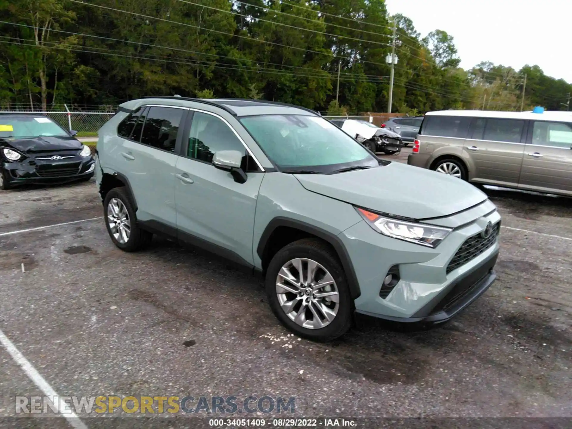 1 Photograph of a damaged car 2T3C1RFV9MW162003 TOYOTA RAV4 2021