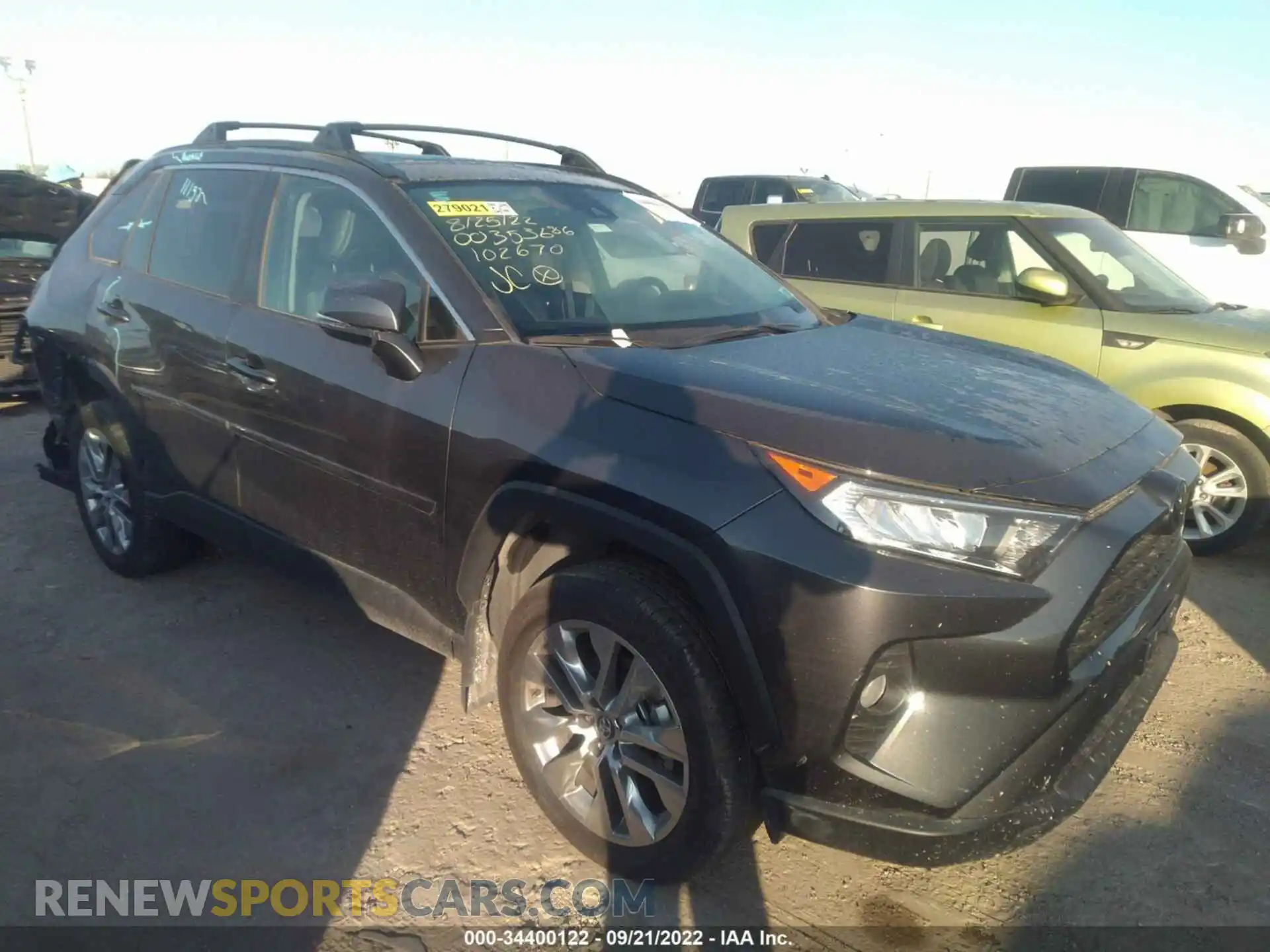 1 Photograph of a damaged car 2T3C1RFVXMC102670 TOYOTA RAV4 2021