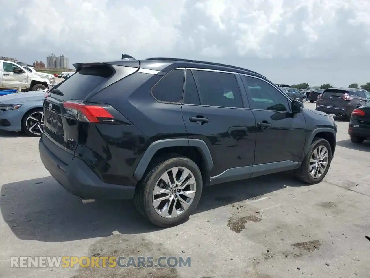 3 Photograph of a damaged car 2T3C1RFVXMC122644 TOYOTA RAV4 2021
