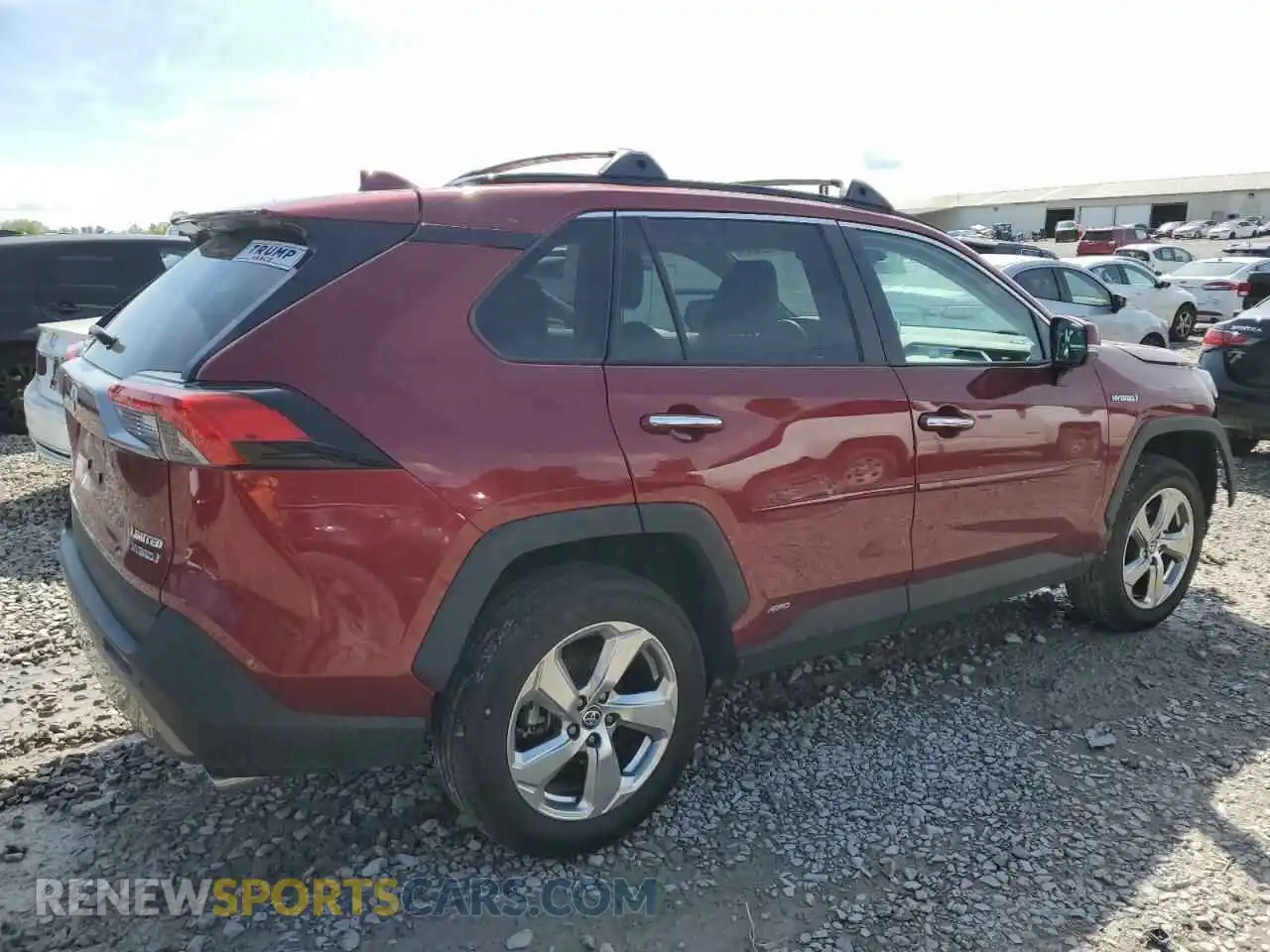 3 Photograph of a damaged car 2T3D6RFV7MW012784 TOYOTA RAV4 2021