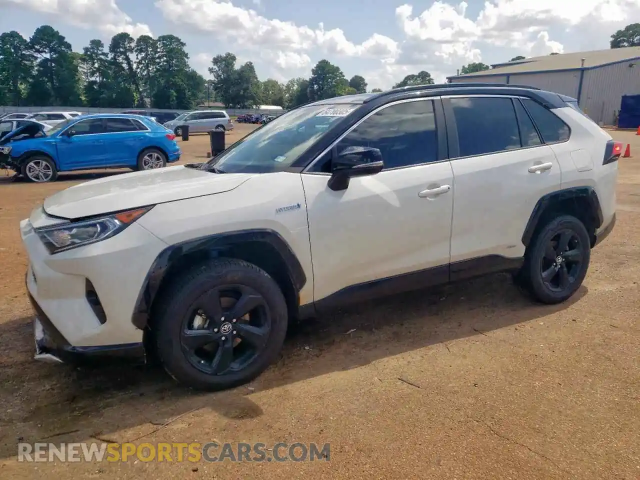 1 Photograph of a damaged car 2T3E6RFV0MW006832 TOYOTA RAV4 2021