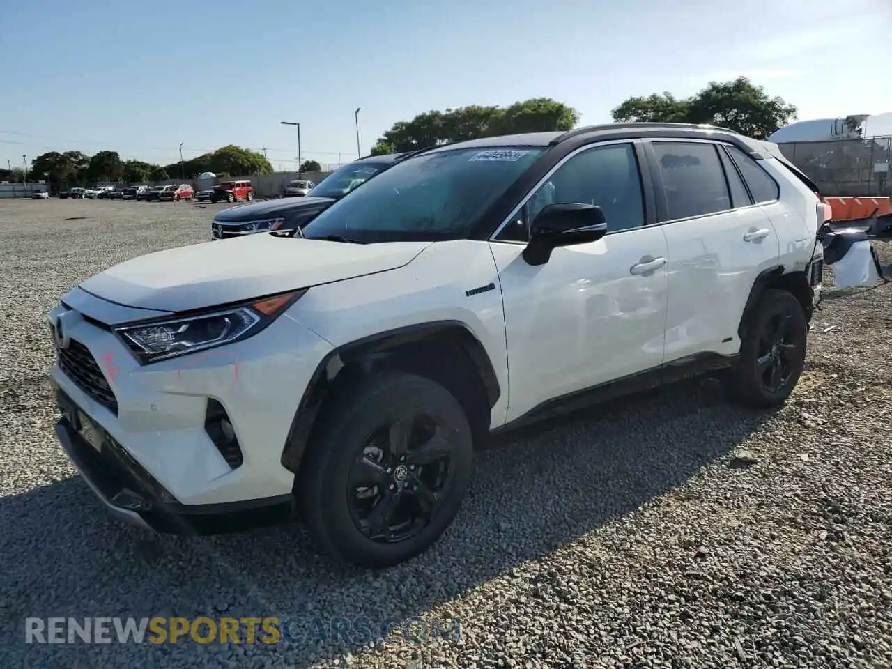 1 Photograph of a damaged car 2T3E6RFV1MW018990 TOYOTA RAV4 2021
