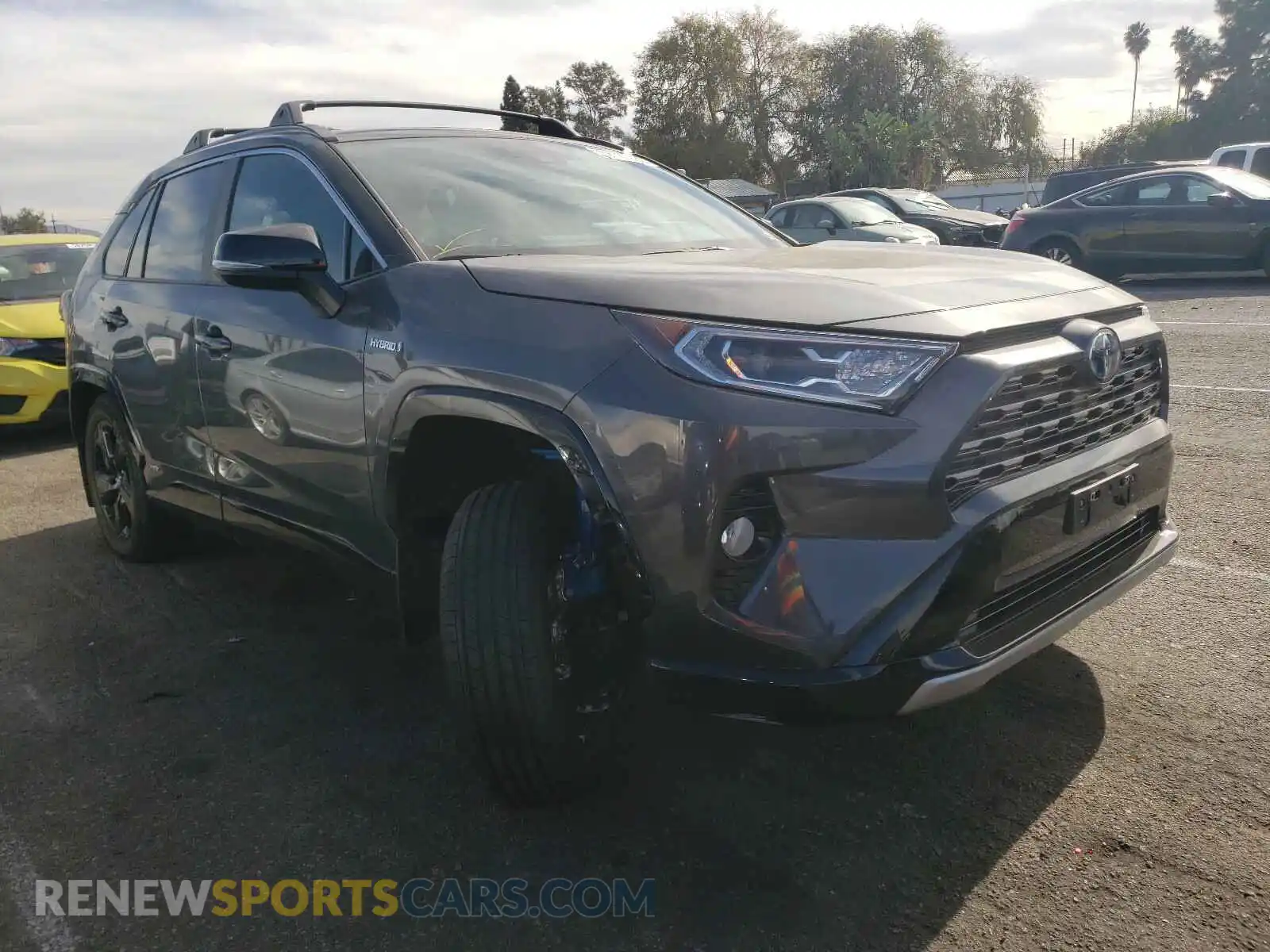 1 Photograph of a damaged car 2T3E6RFV2MW006184 TOYOTA RAV4 2021