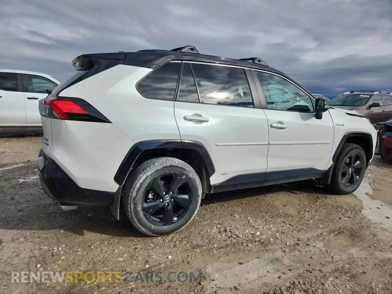 3 Фотография поврежденного автомобиля 2T3E6RFV3MW008123 TOYOTA RAV4 2021