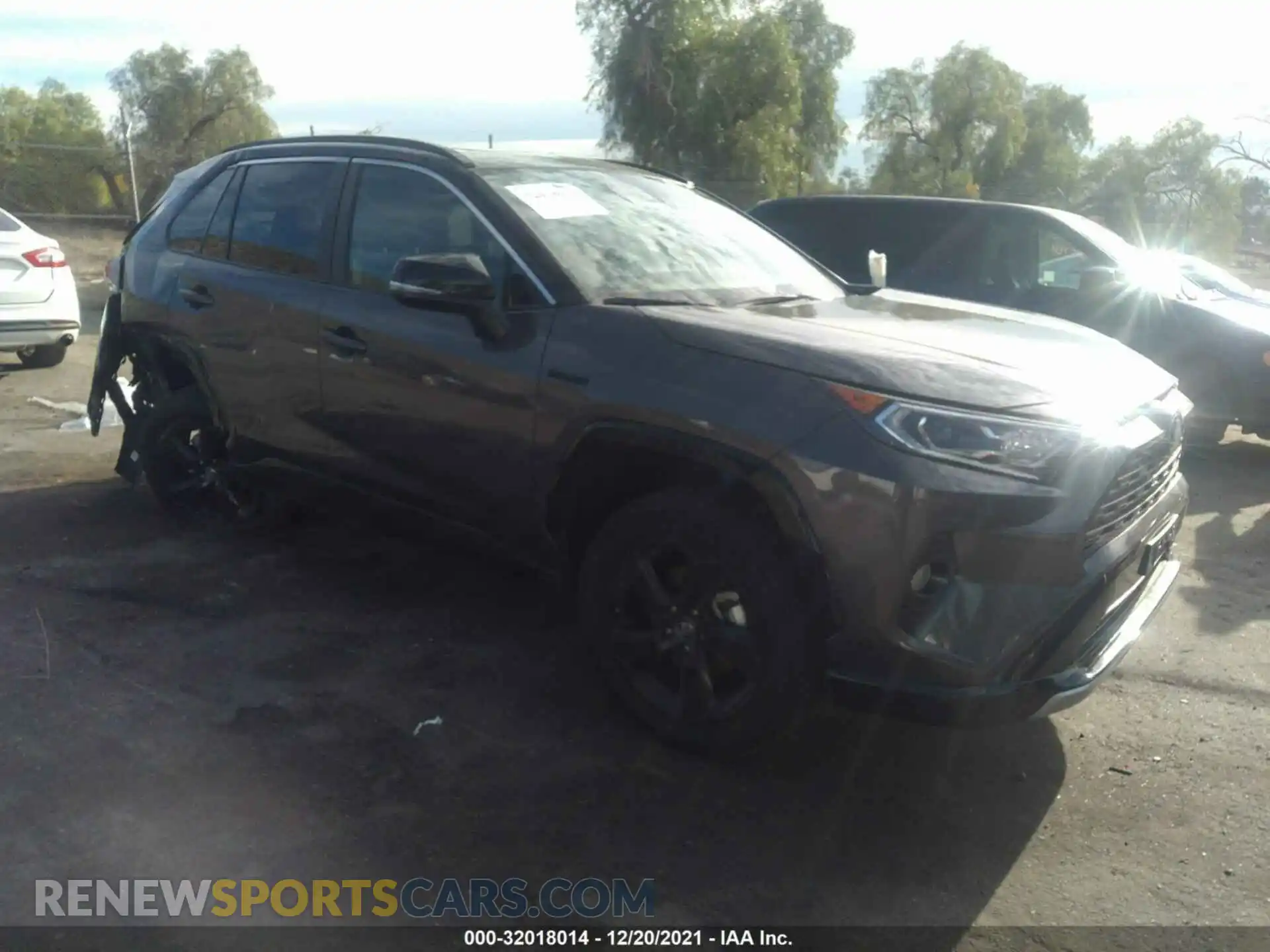 1 Photograph of a damaged car 2T3E6RFV3MW008638 TOYOTA RAV4 2021
