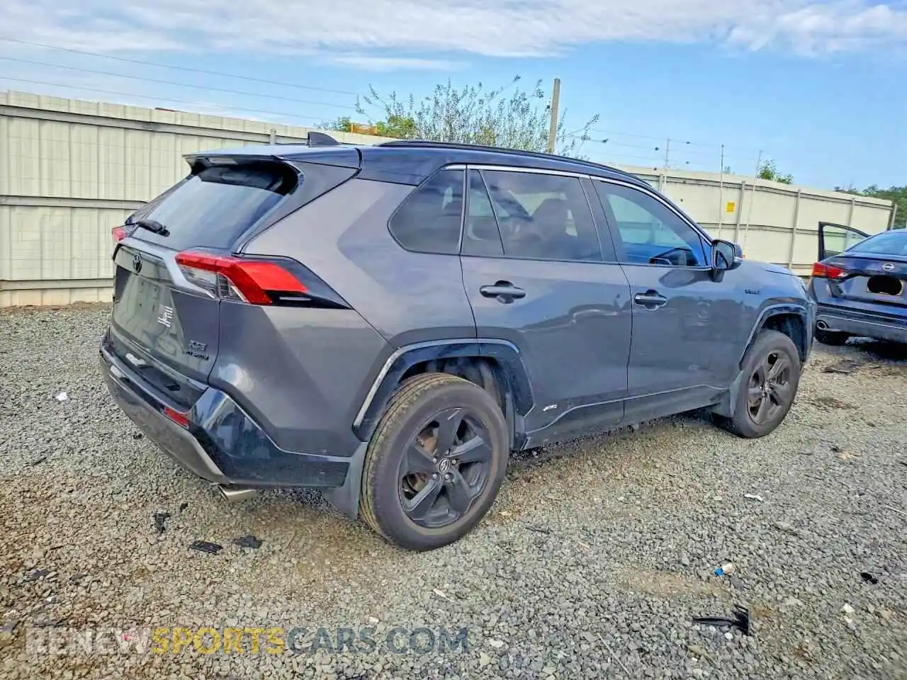 3 Photograph of a damaged car 2T3E6RFV4MW008535 TOYOTA RAV4 2021