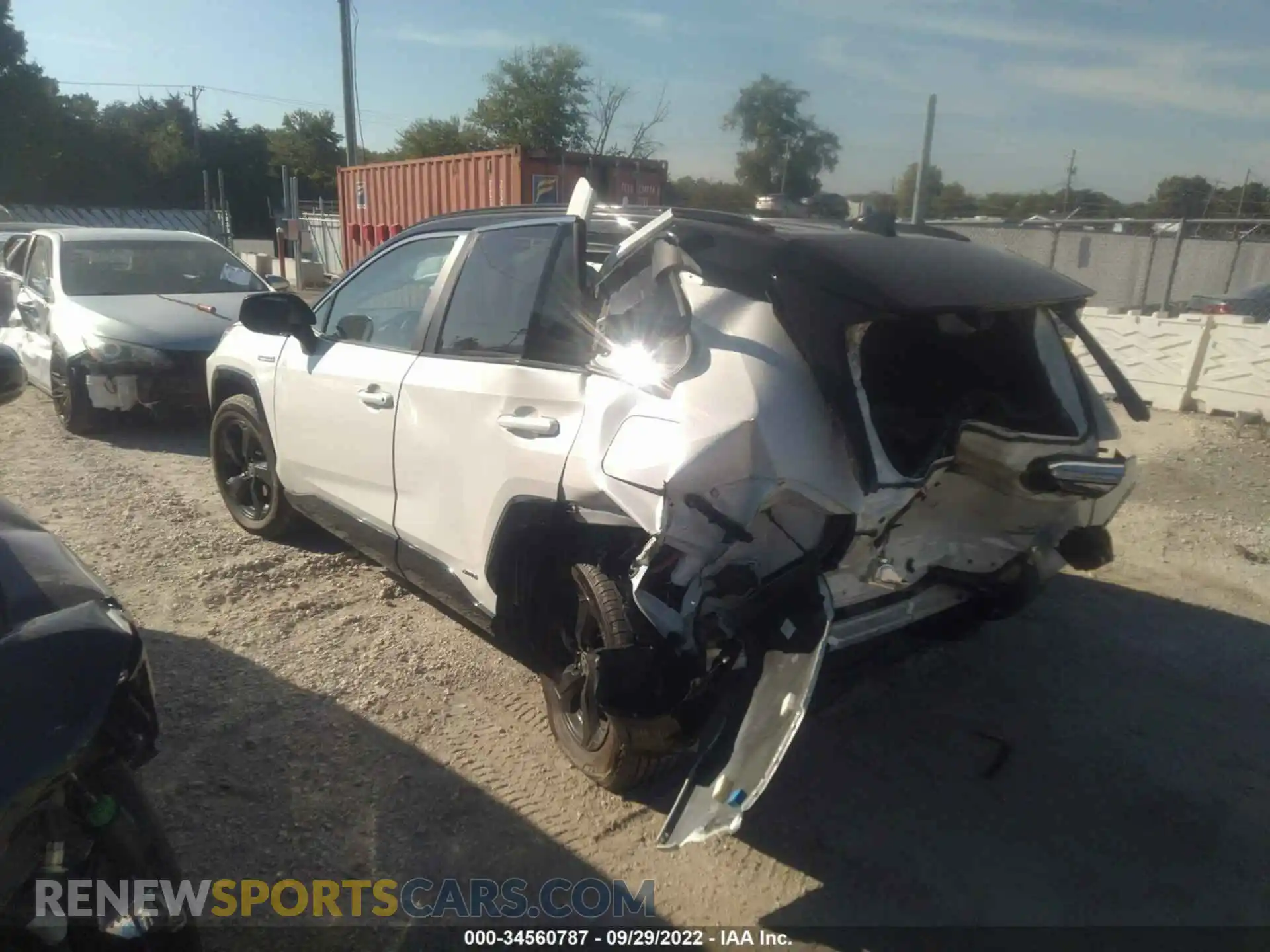 3 Фотография поврежденного автомобиля 2T3E6RFV6MW016457 TOYOTA RAV4 2021