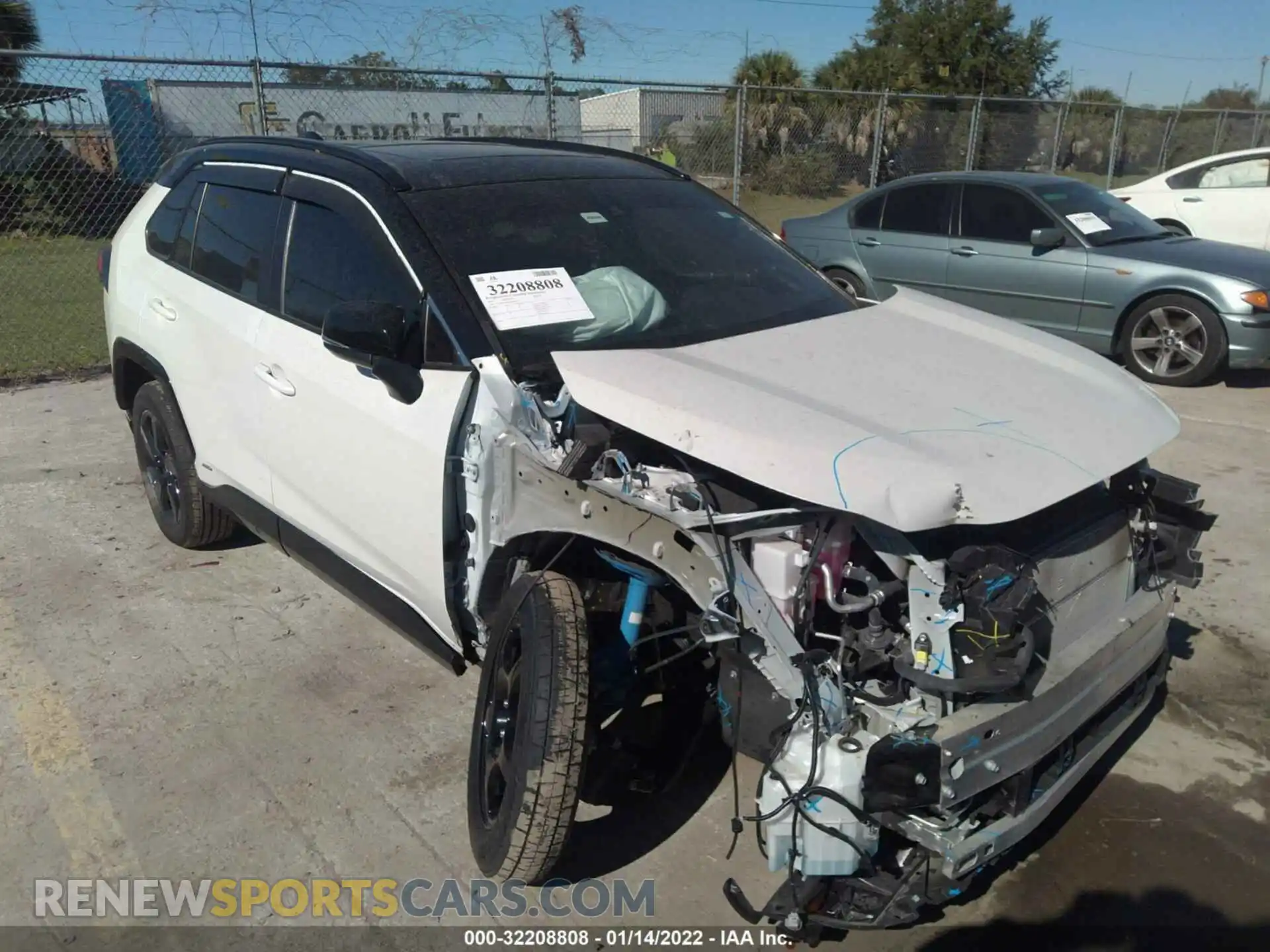 1 Photograph of a damaged car 2T3E6RFV8MW003340 TOYOTA RAV4 2021