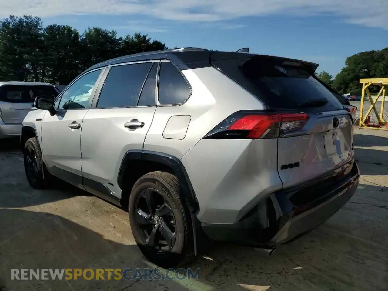 3 Photograph of a damaged car 2T3E6RFV9MW009499 TOYOTA RAV4 2021