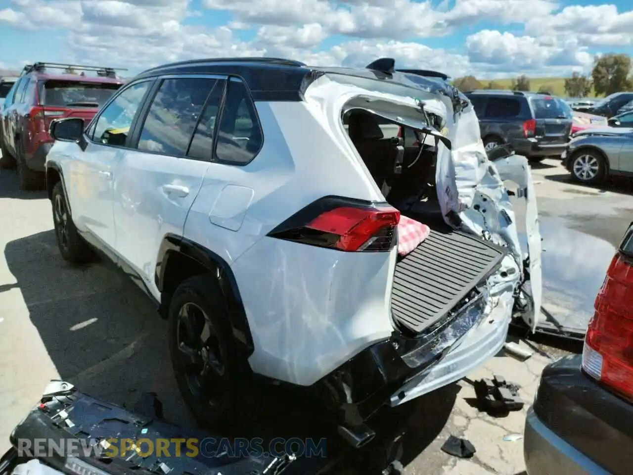 3 Фотография поврежденного автомобиля 2T3E6RFV9MW010992 TOYOTA RAV4 2021