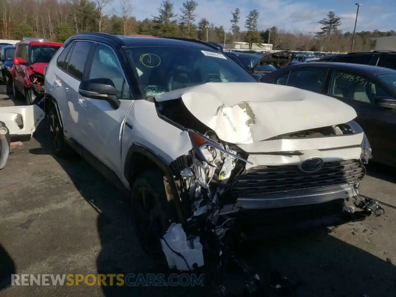 1 Photograph of a damaged car 2T3E6RFVXMW011360 TOYOTA RAV4 2021