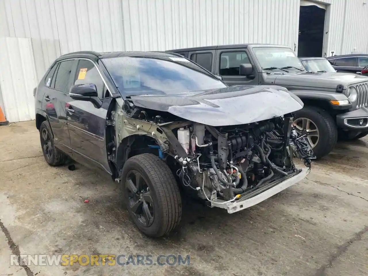 1 Photograph of a damaged car 2T3E6RFVXMW028529 TOYOTA RAV4 2021