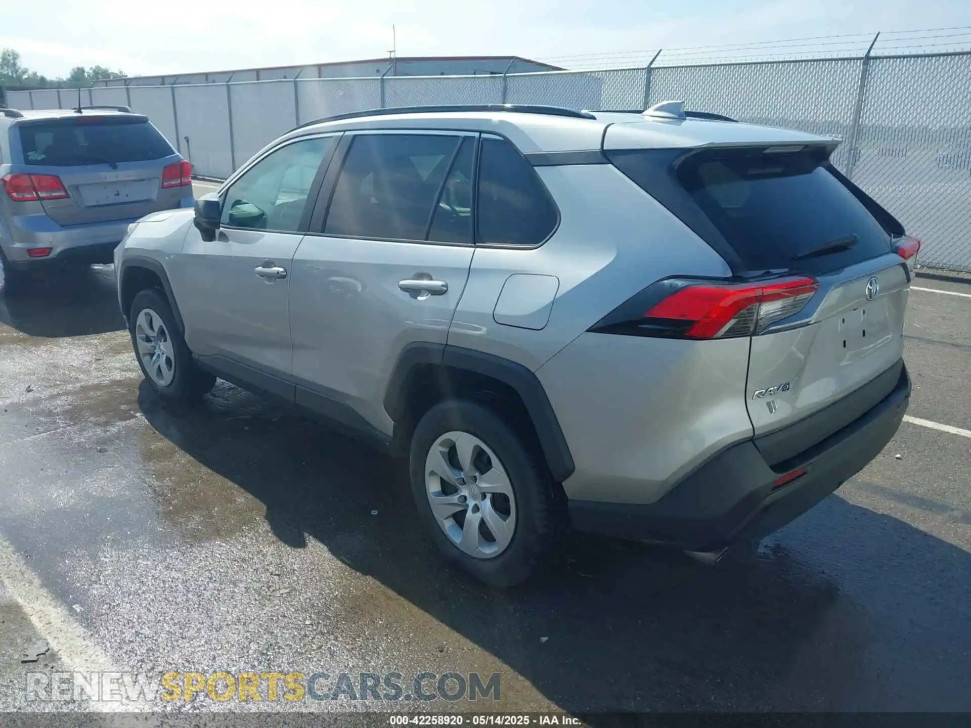 3 Photograph of a damaged car 2T3F1RFV0MC142978 TOYOTA RAV4 2021