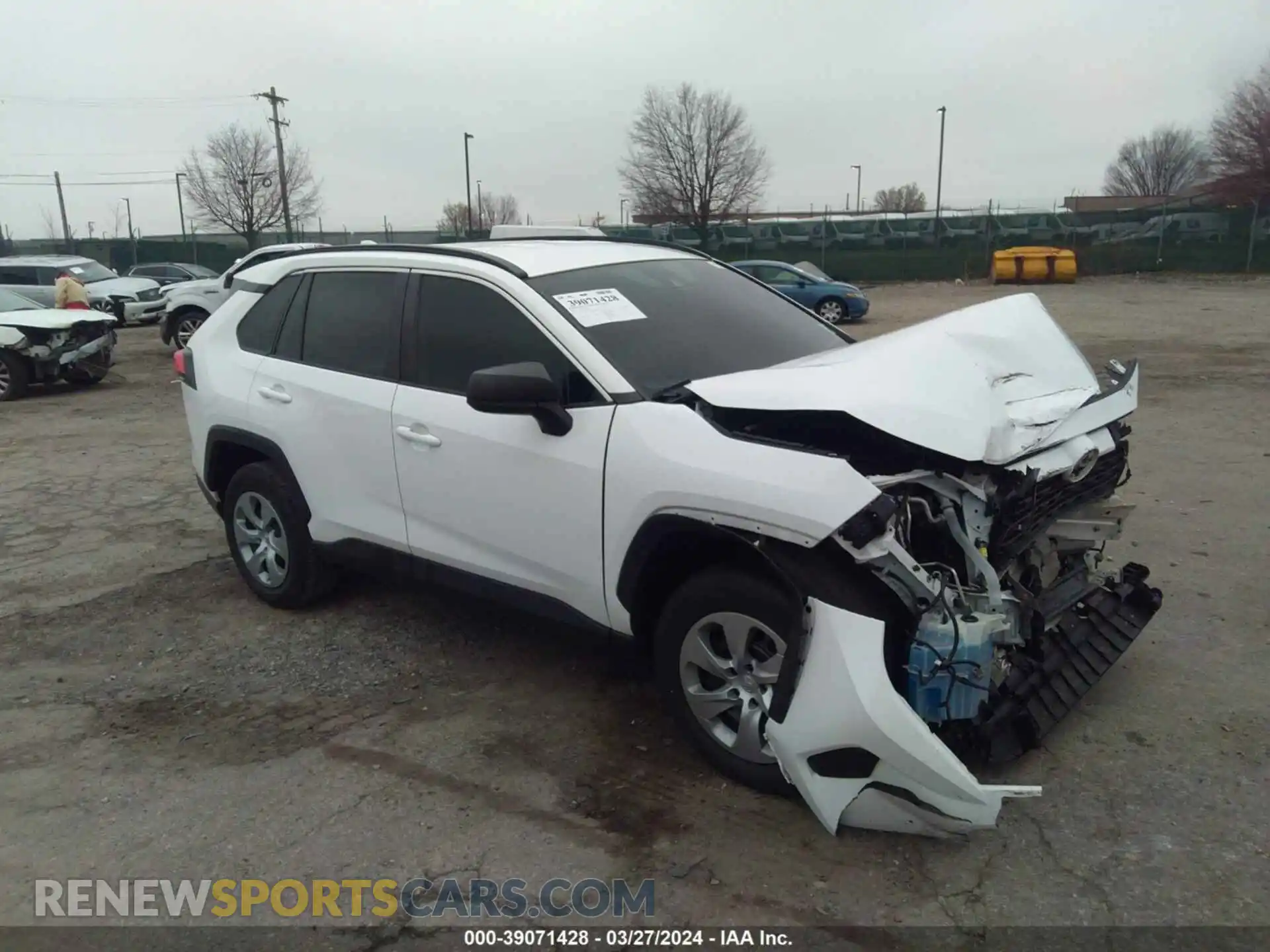 1 Photograph of a damaged car 2T3F1RFV0MC165323 TOYOTA RAV4 2021