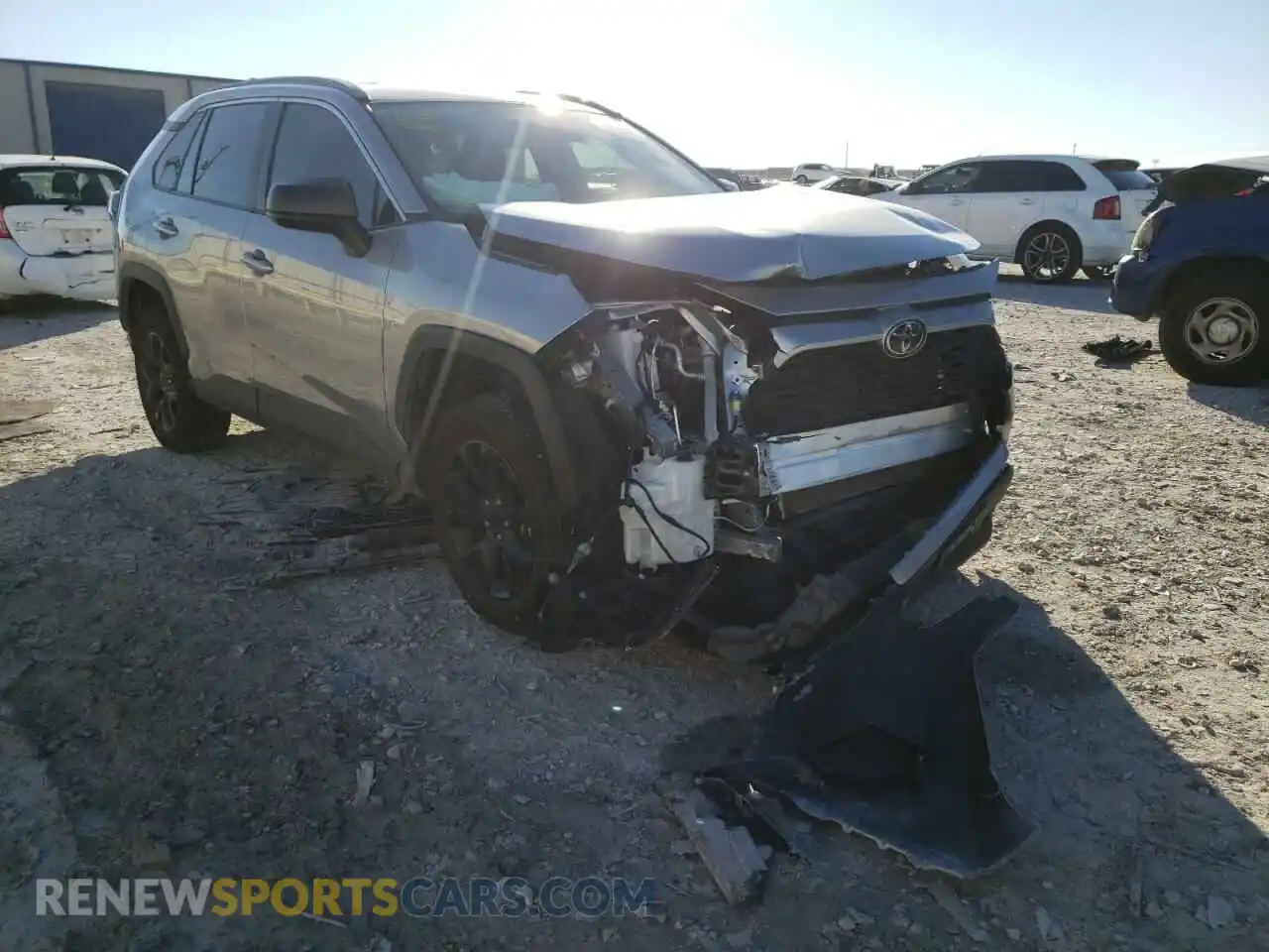 1 Photograph of a damaged car 2T3F1RFV1MC208230 TOYOTA RAV4 2021