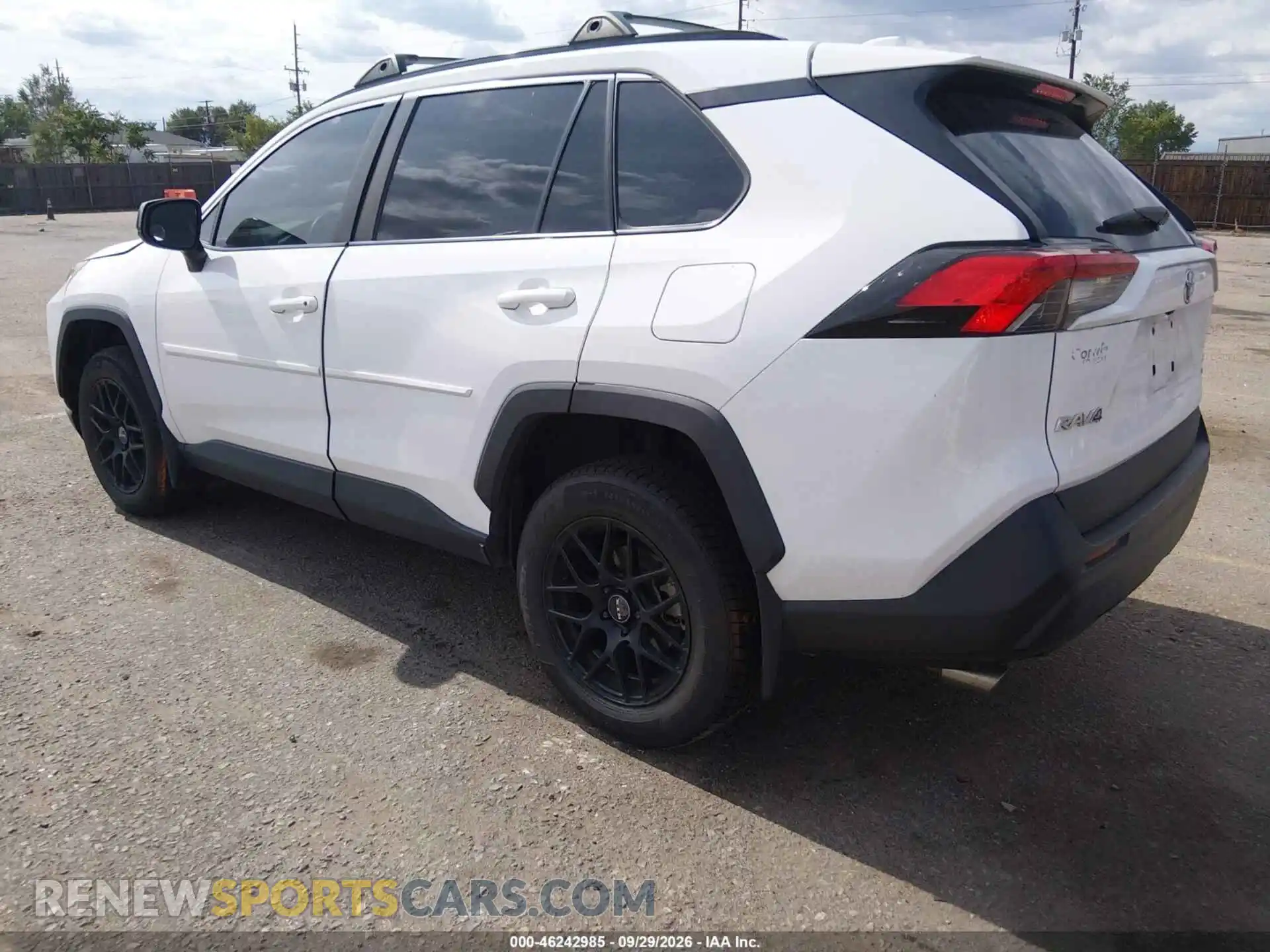 3 Photograph of a damaged car 2T3F1RFV1MW220912 TOYOTA RAV4 2021